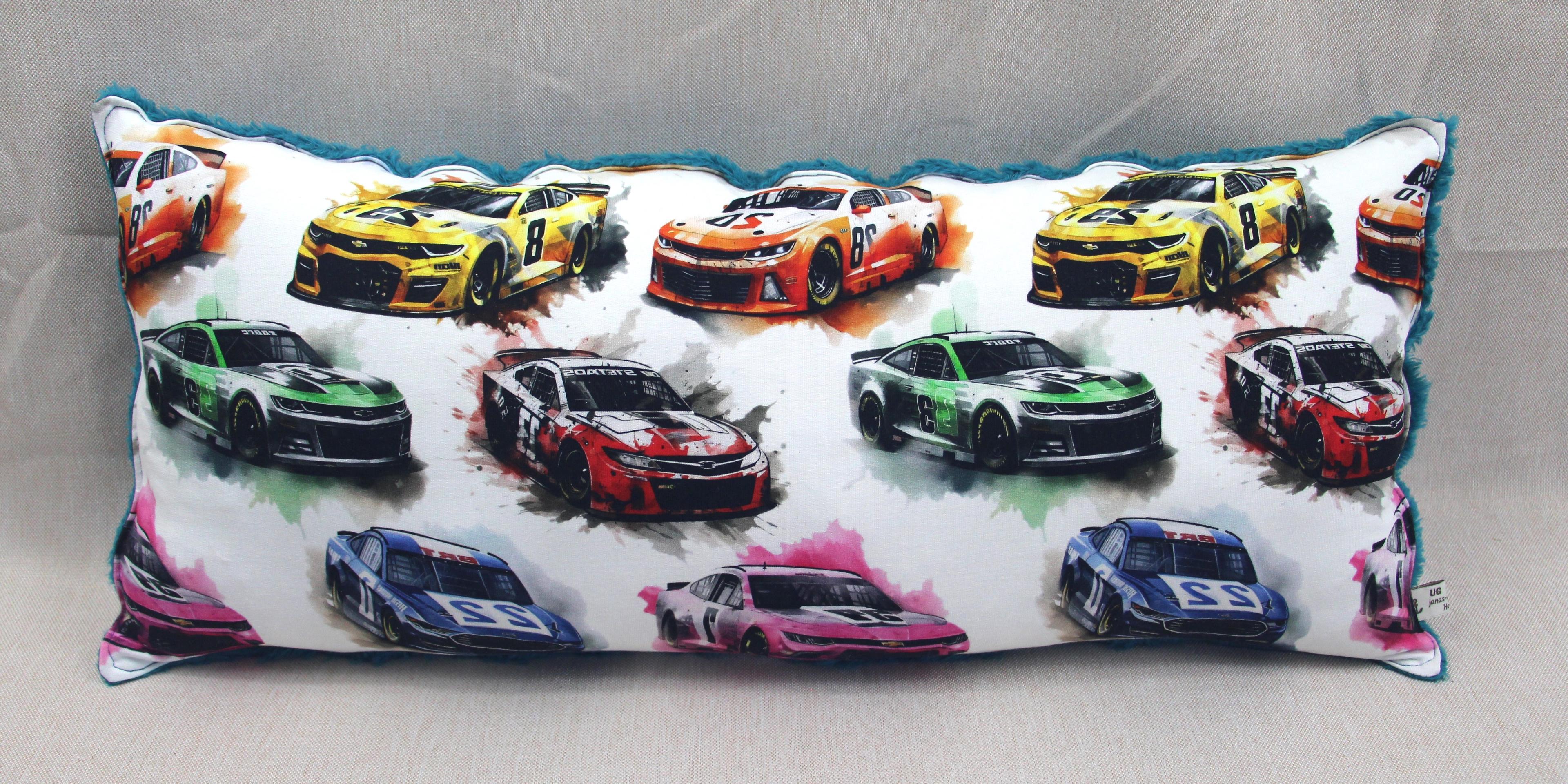 Kuschelkissen, Rennautos, türkis, 60x30cm