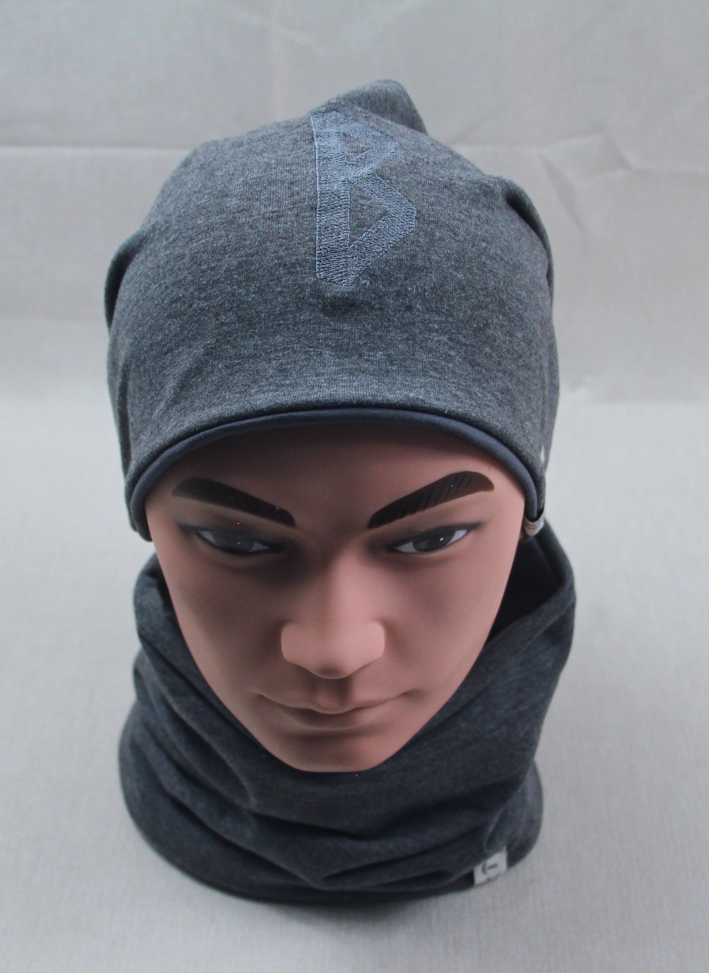 Beanie-Set, Chemomütze, Rune "Berkana", eigenes Stickmotiv