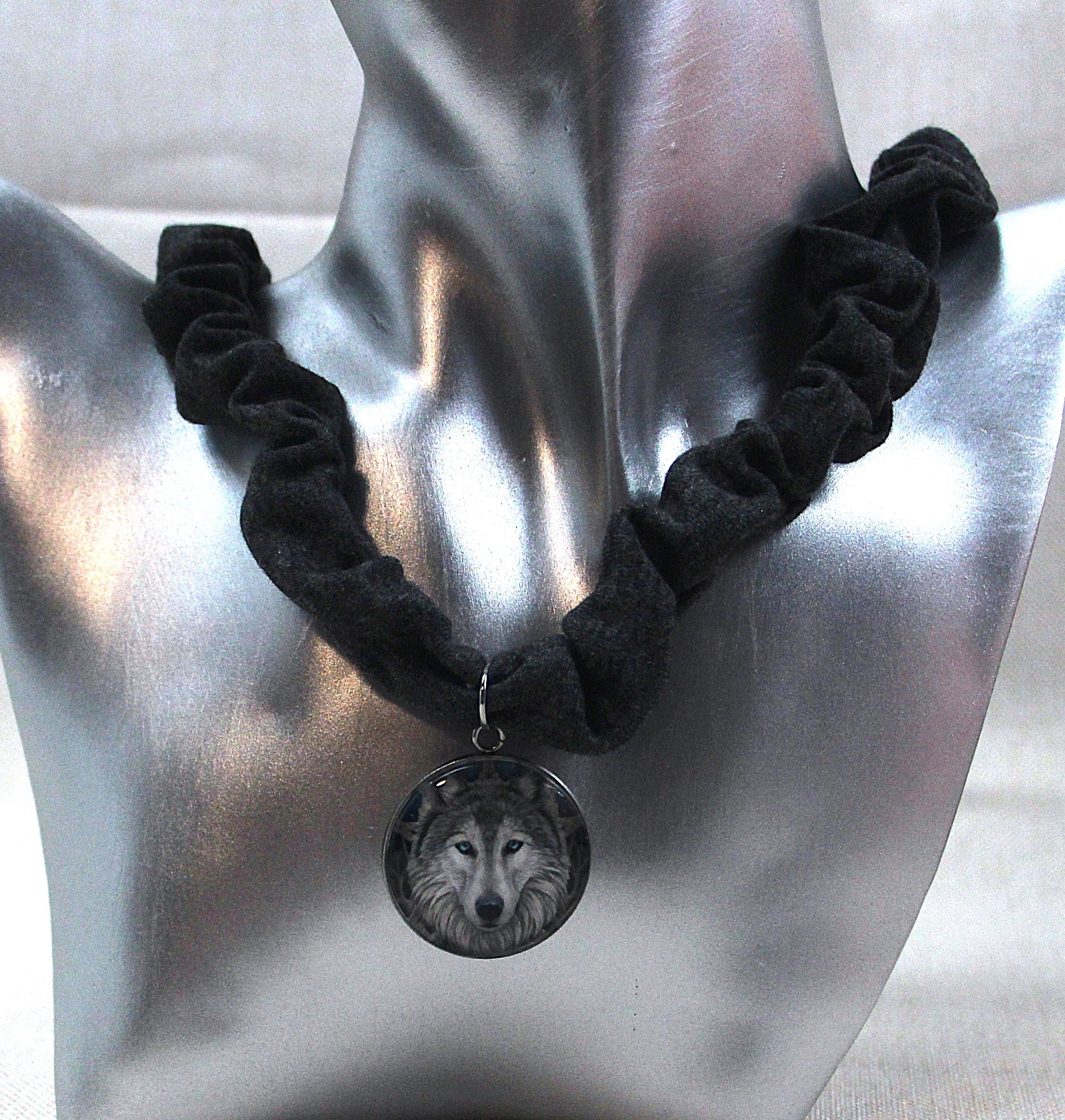 Stoffkette, Wolf
