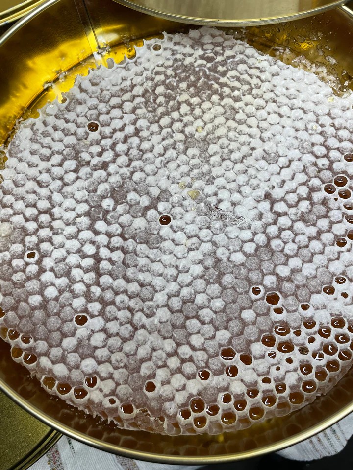 Natural honeycomb
