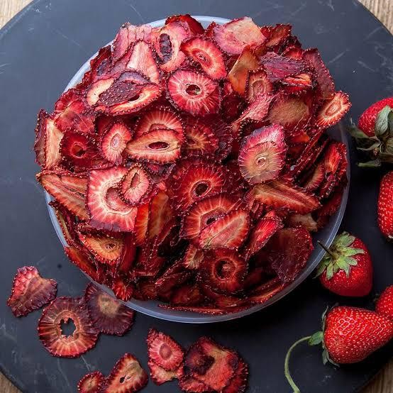 Dried strawberries 200g