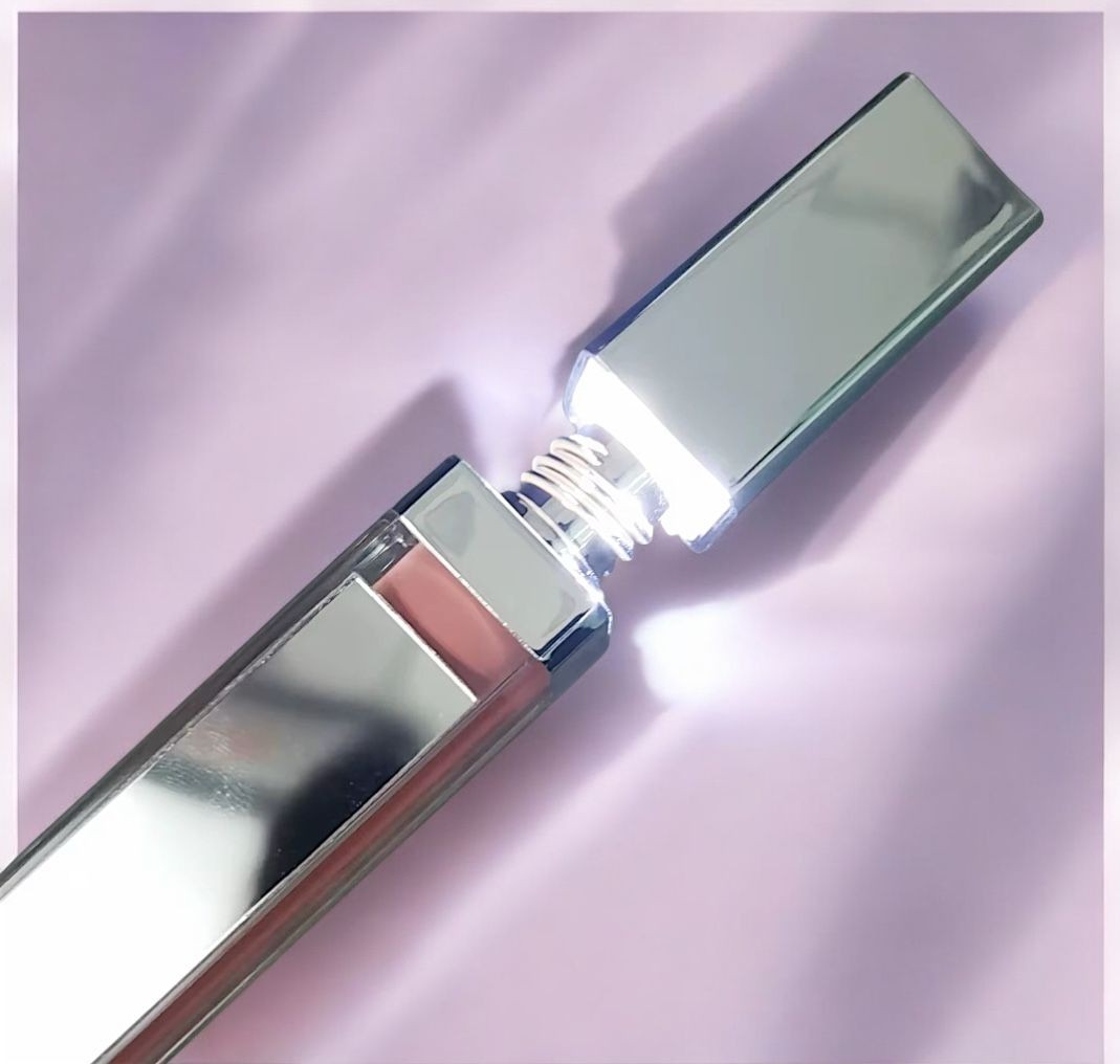 LED Lipgloss mit Spiegel