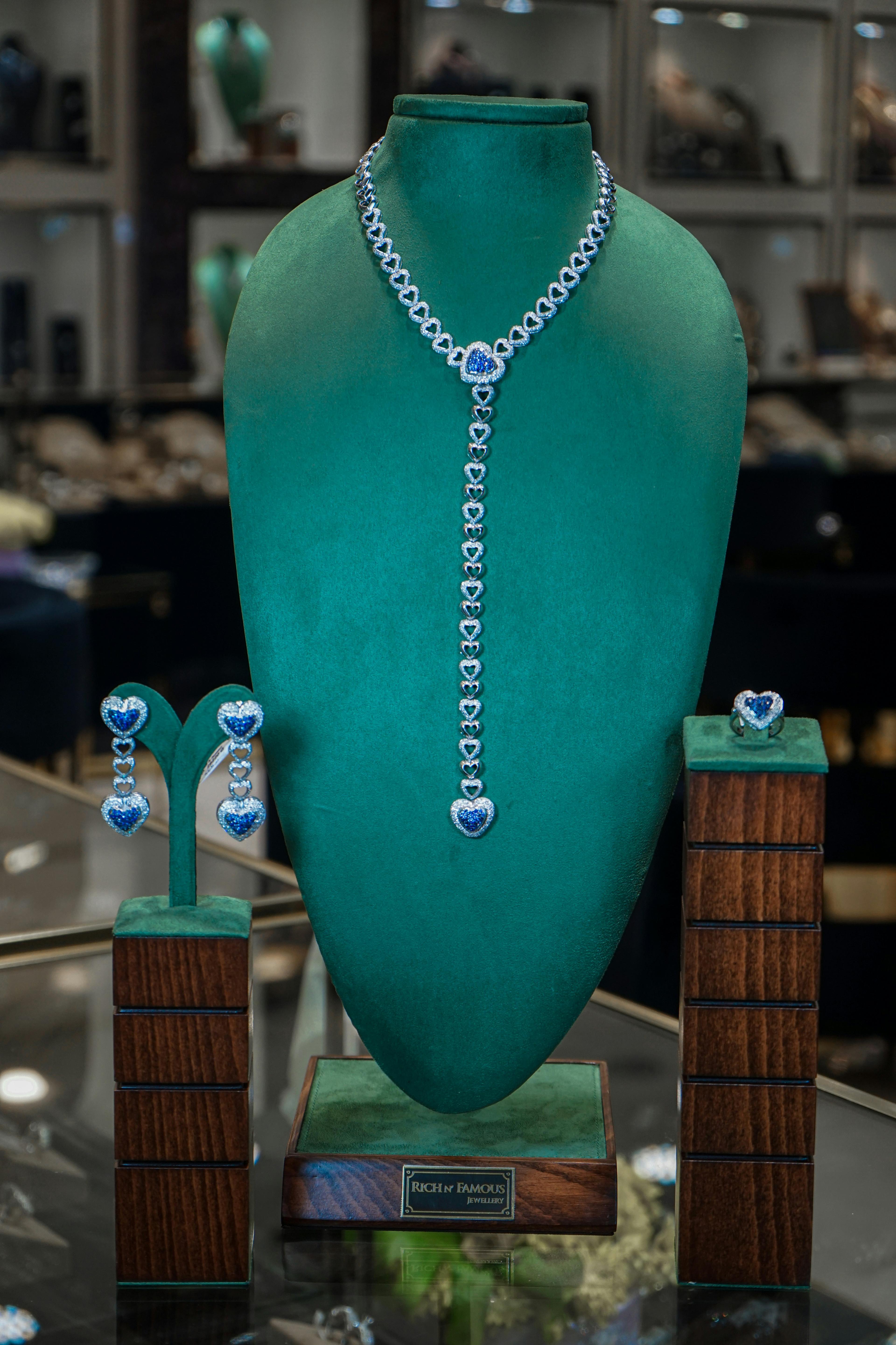 Moonlight Spirit – Layer-Kette mit Mond- & Kristallanhänger