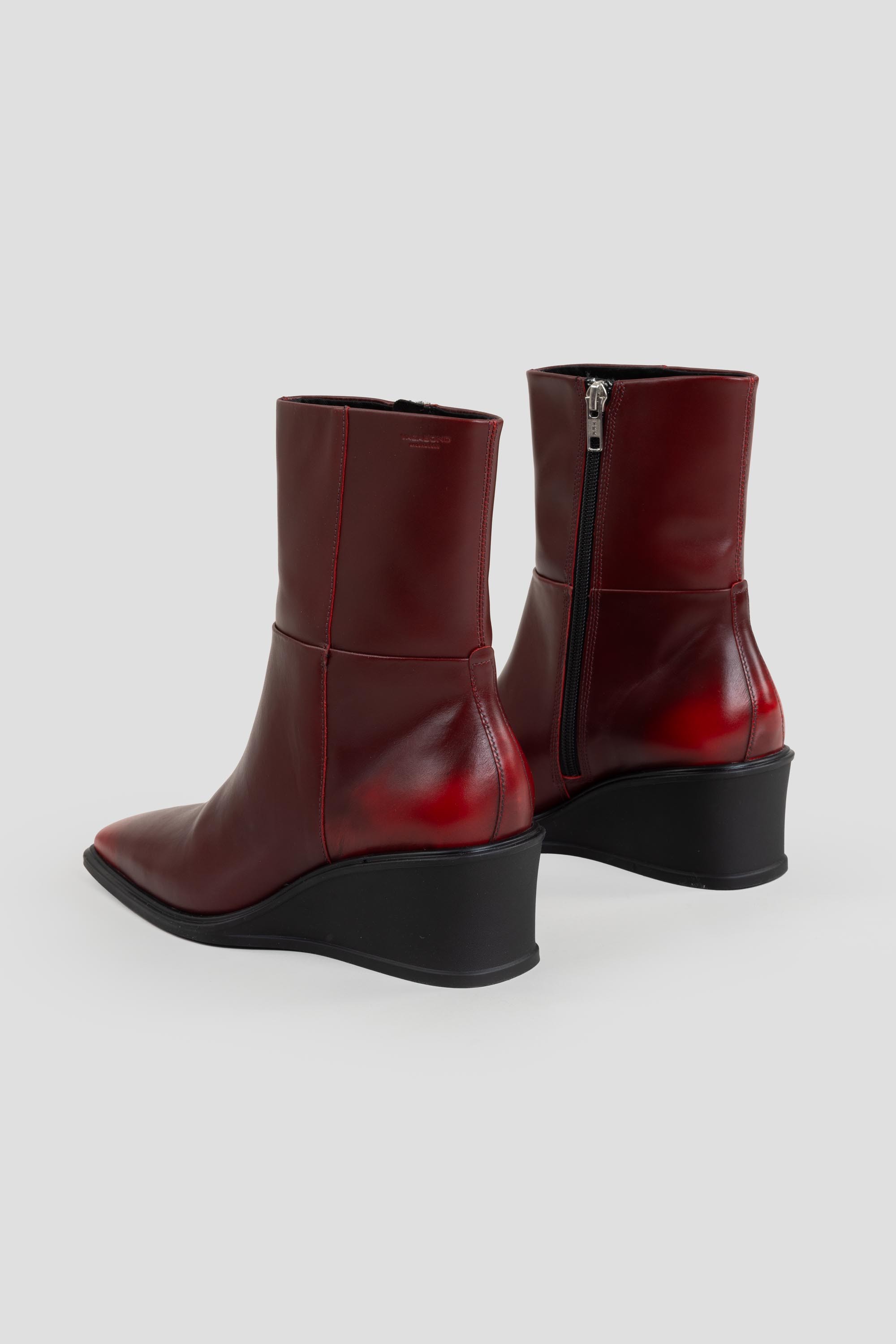 Aino Boots Red