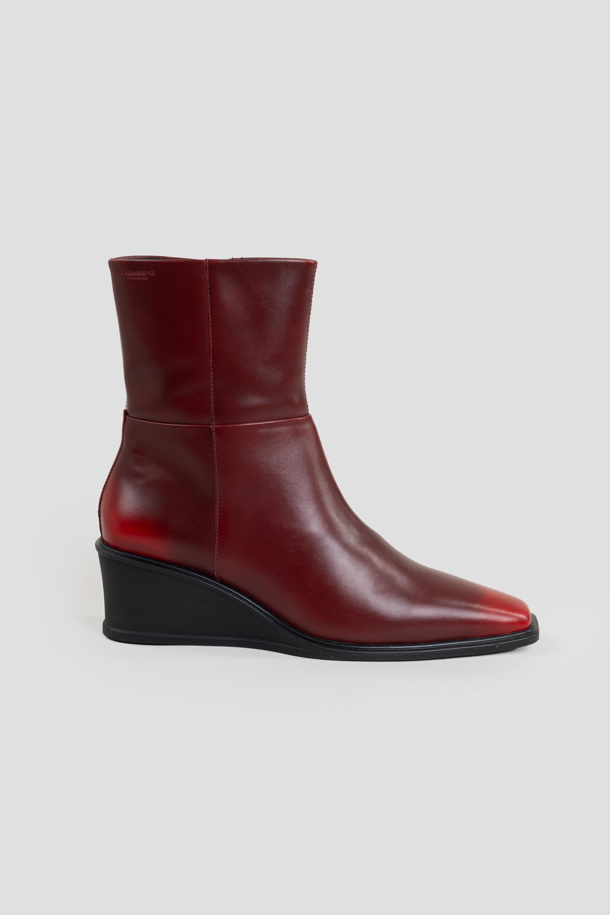 Aino Boots Red