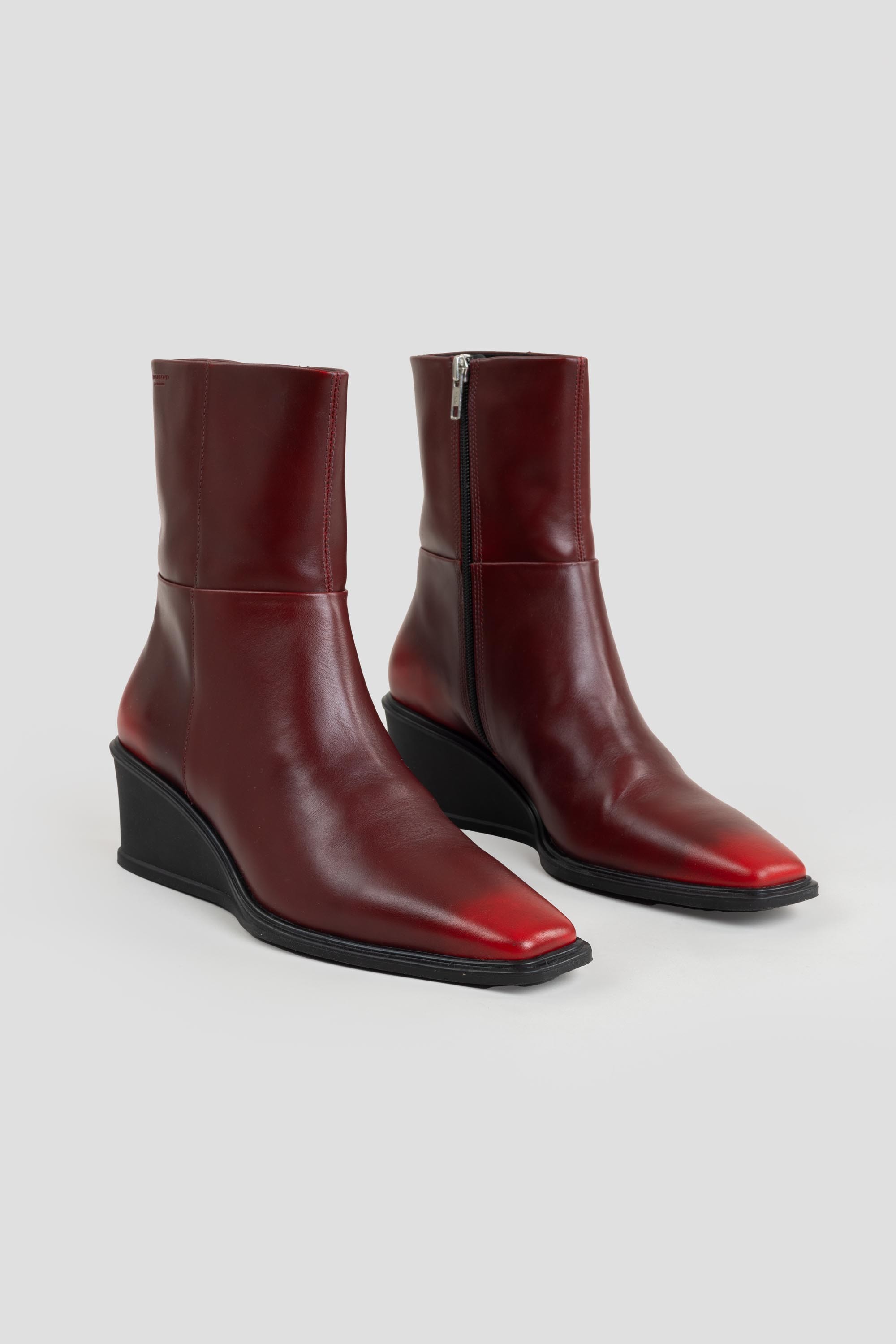 Aino Boots Red