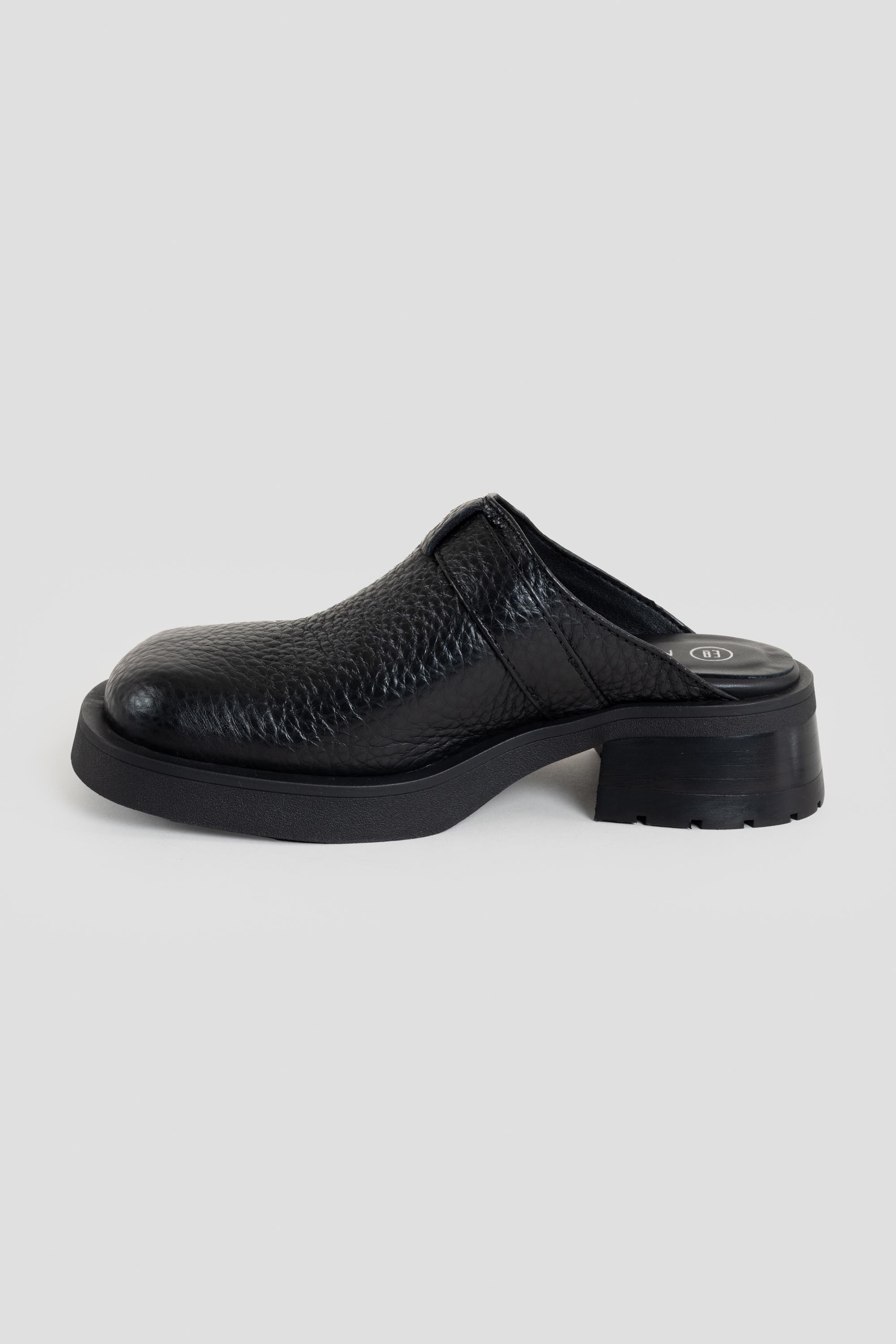 Aroa Mules Black