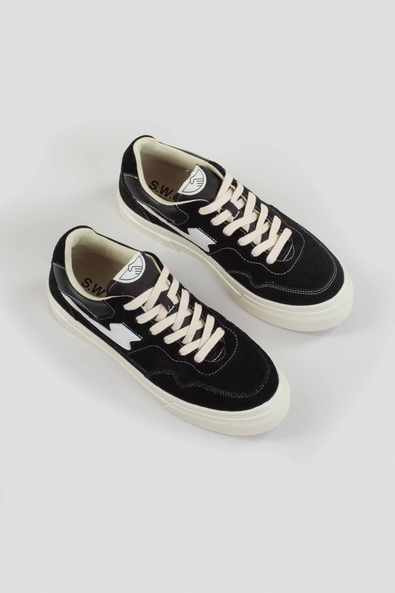 Pearl S-Strike Suede Black/White