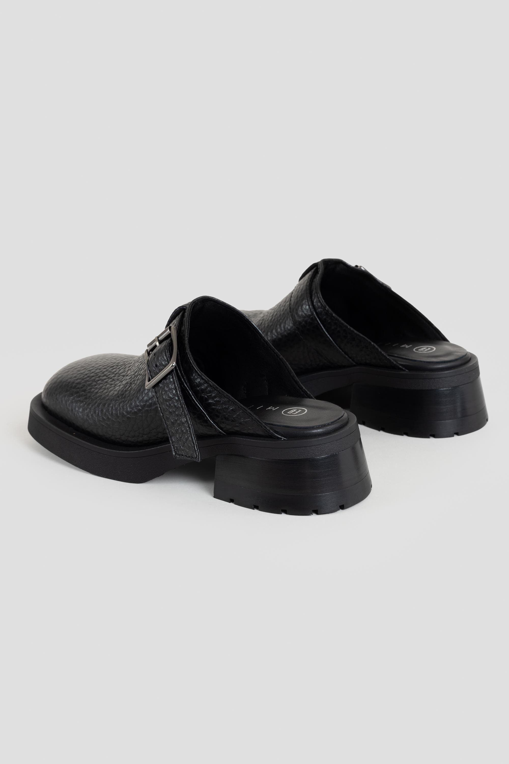 Aroa Mules Black