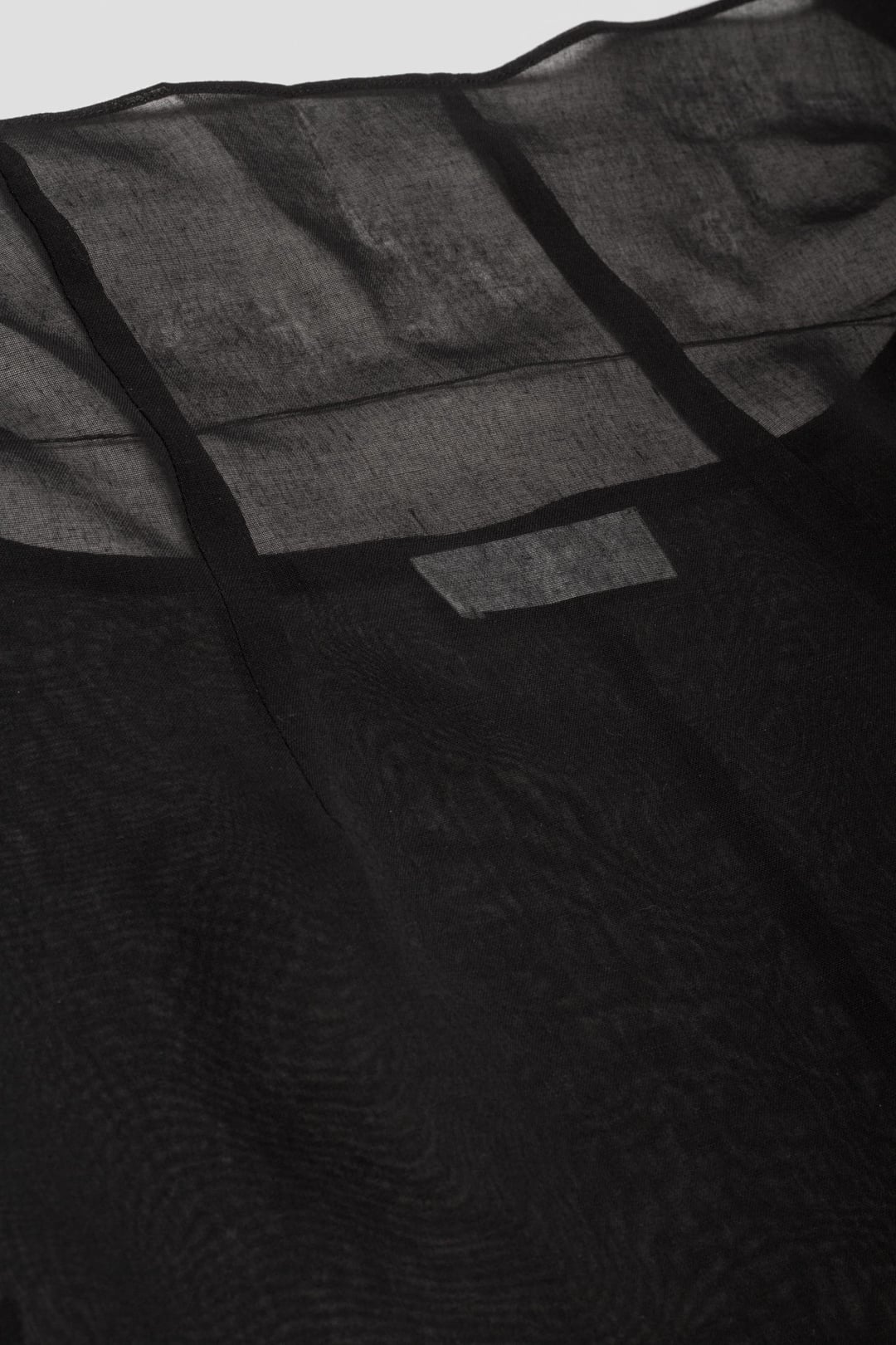 AmomentoKnotted Collar Top Black