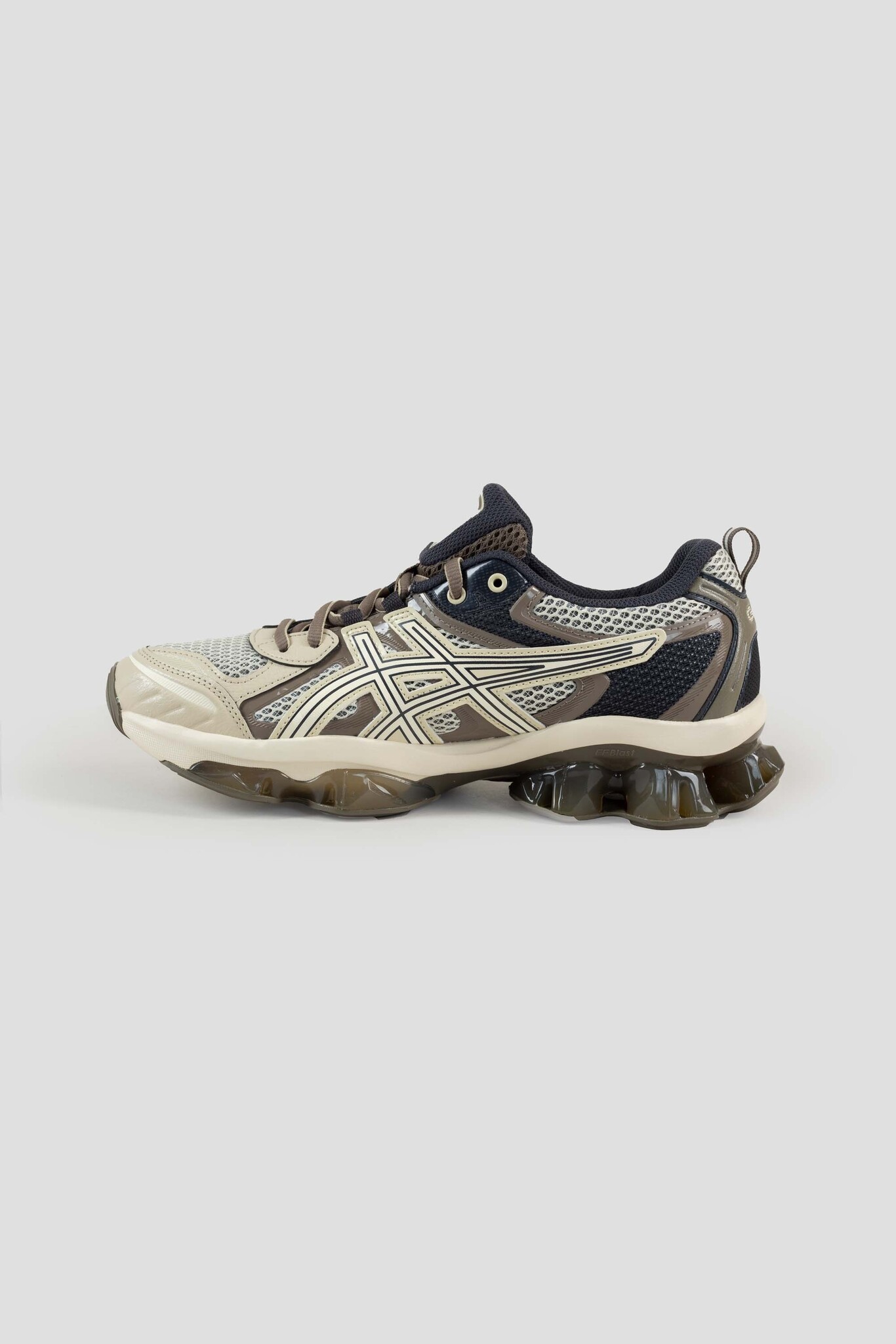 Gel-Quantum Kinetic Birch/Dark Taupe