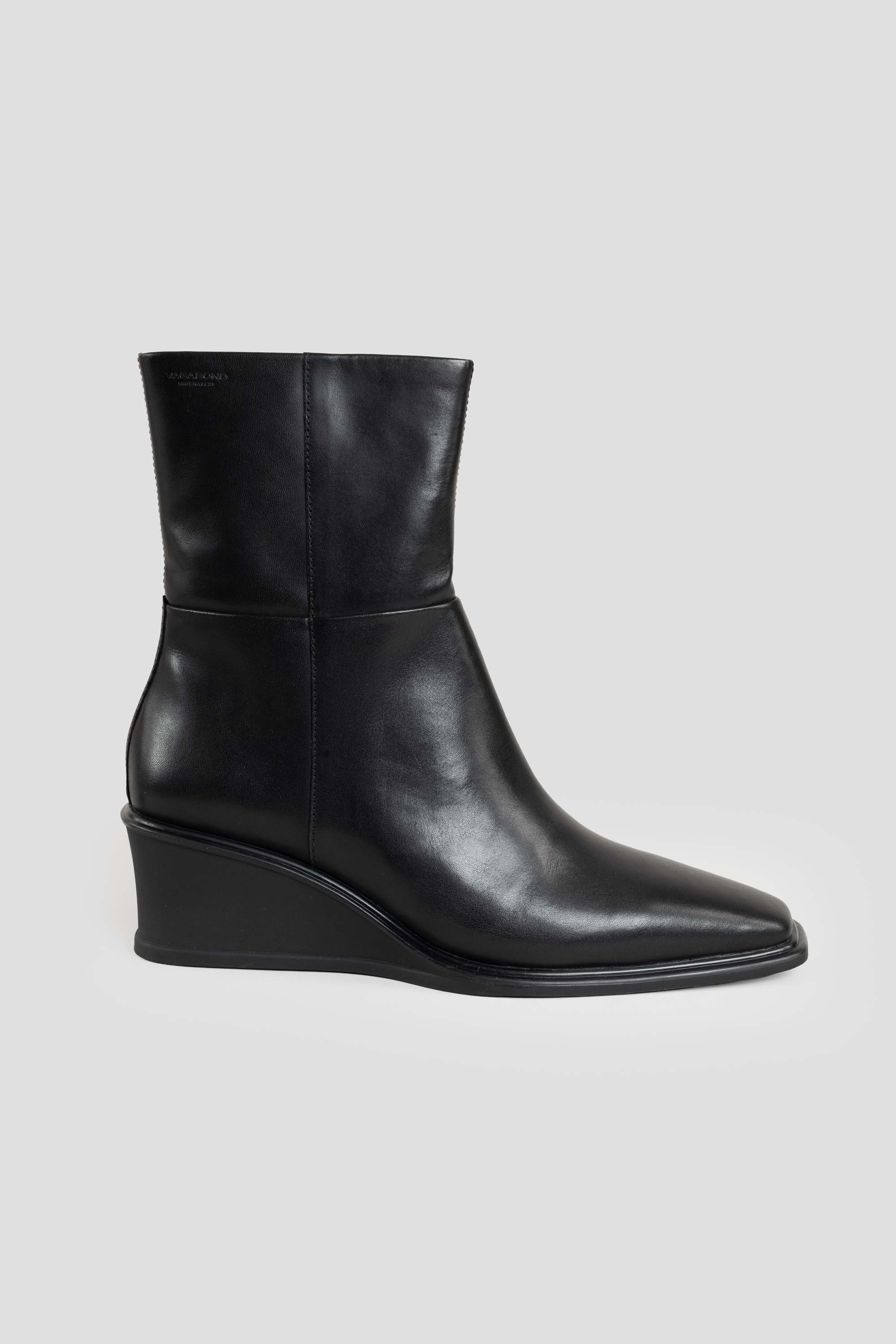 Aino Boots Black