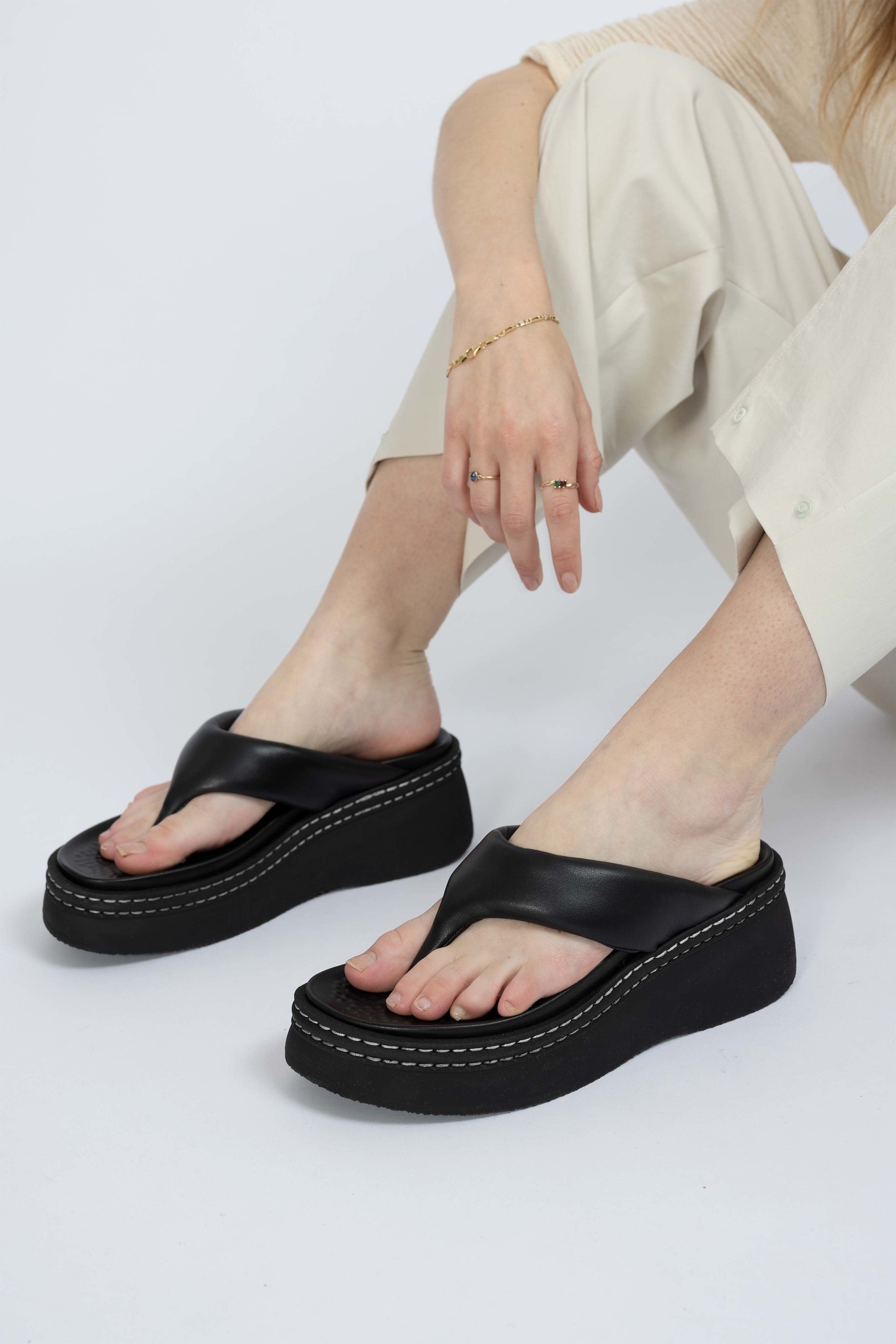 Petra Sandals Black