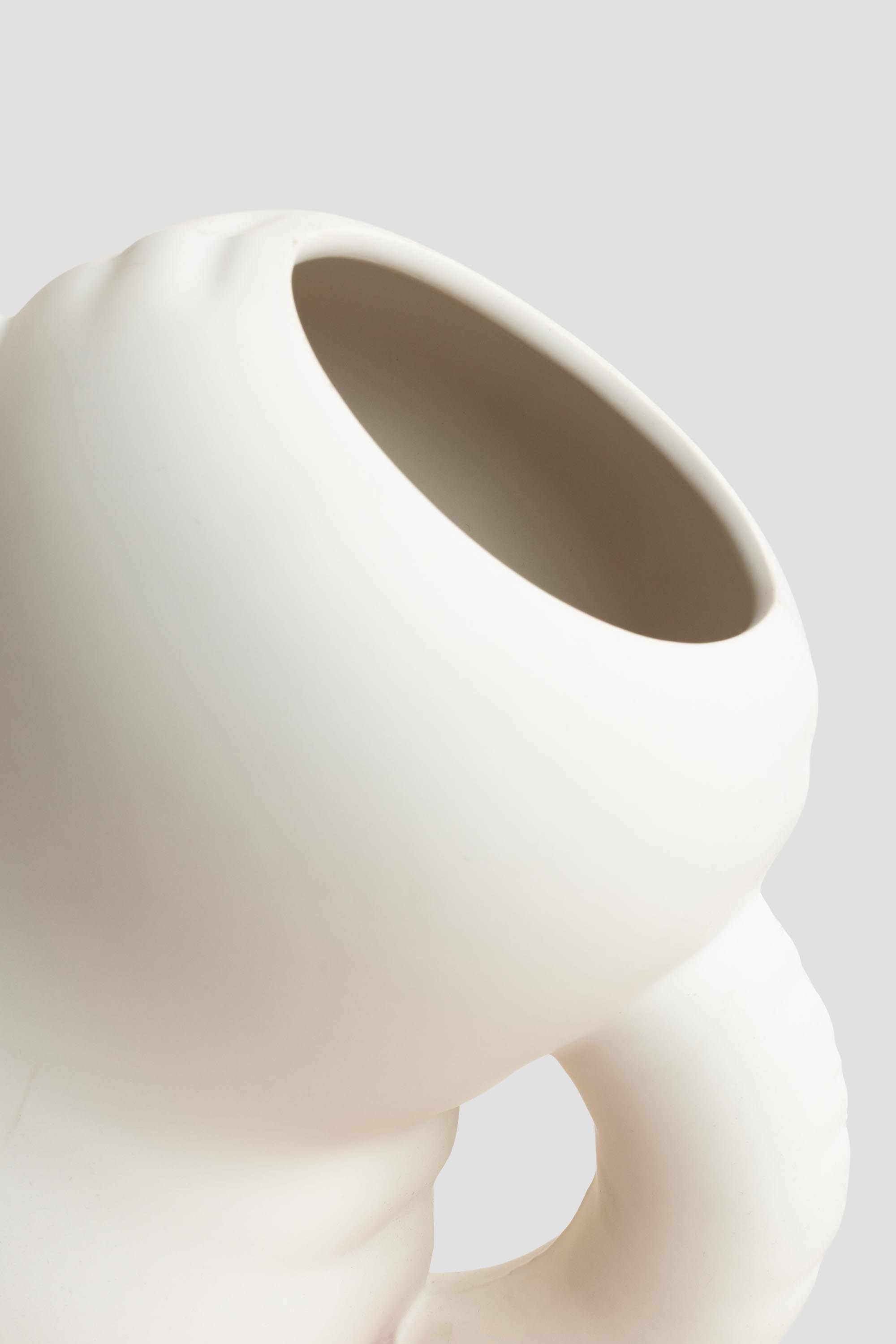 Oscar Vase Bone