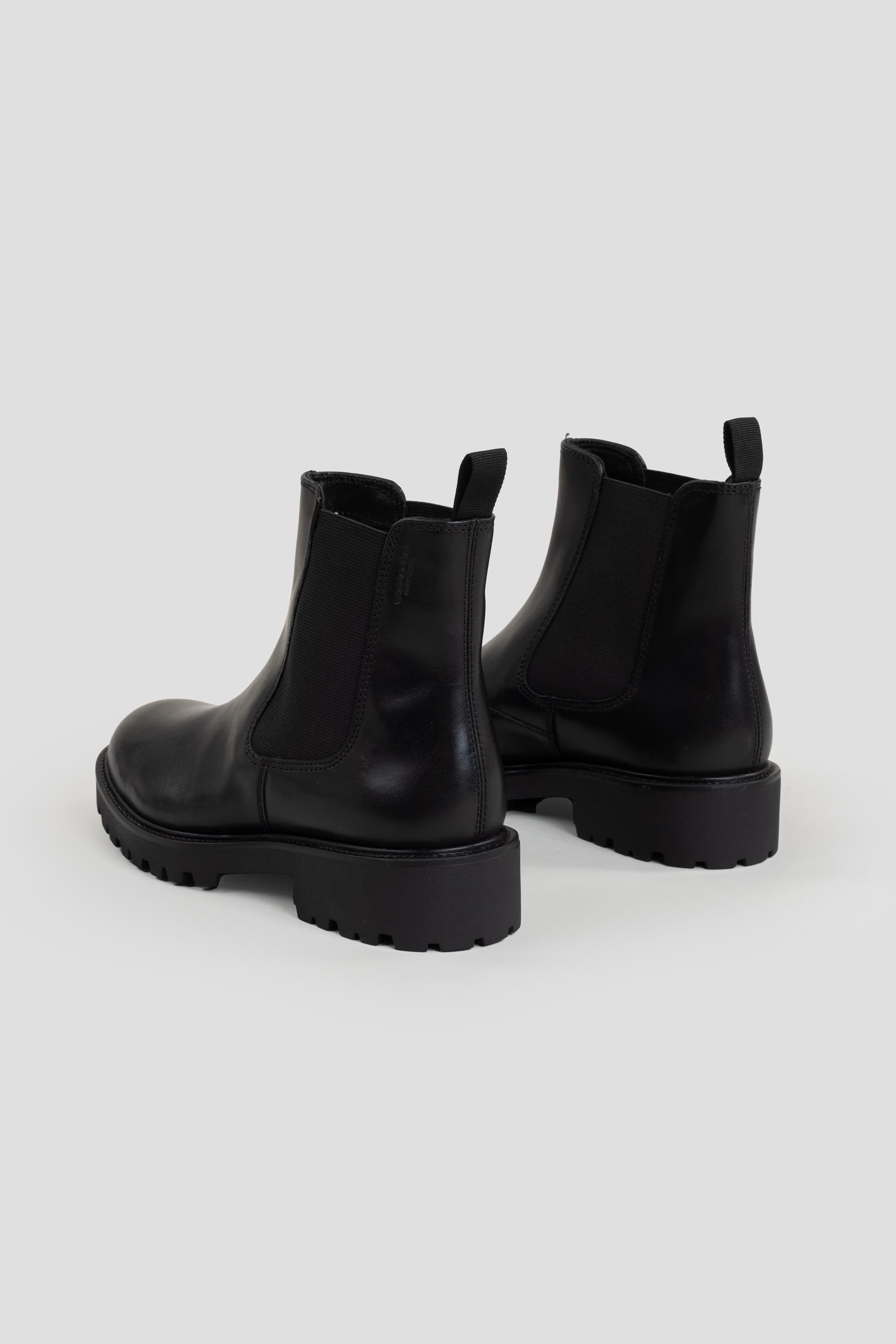 Kenova Chelsea Boots Black