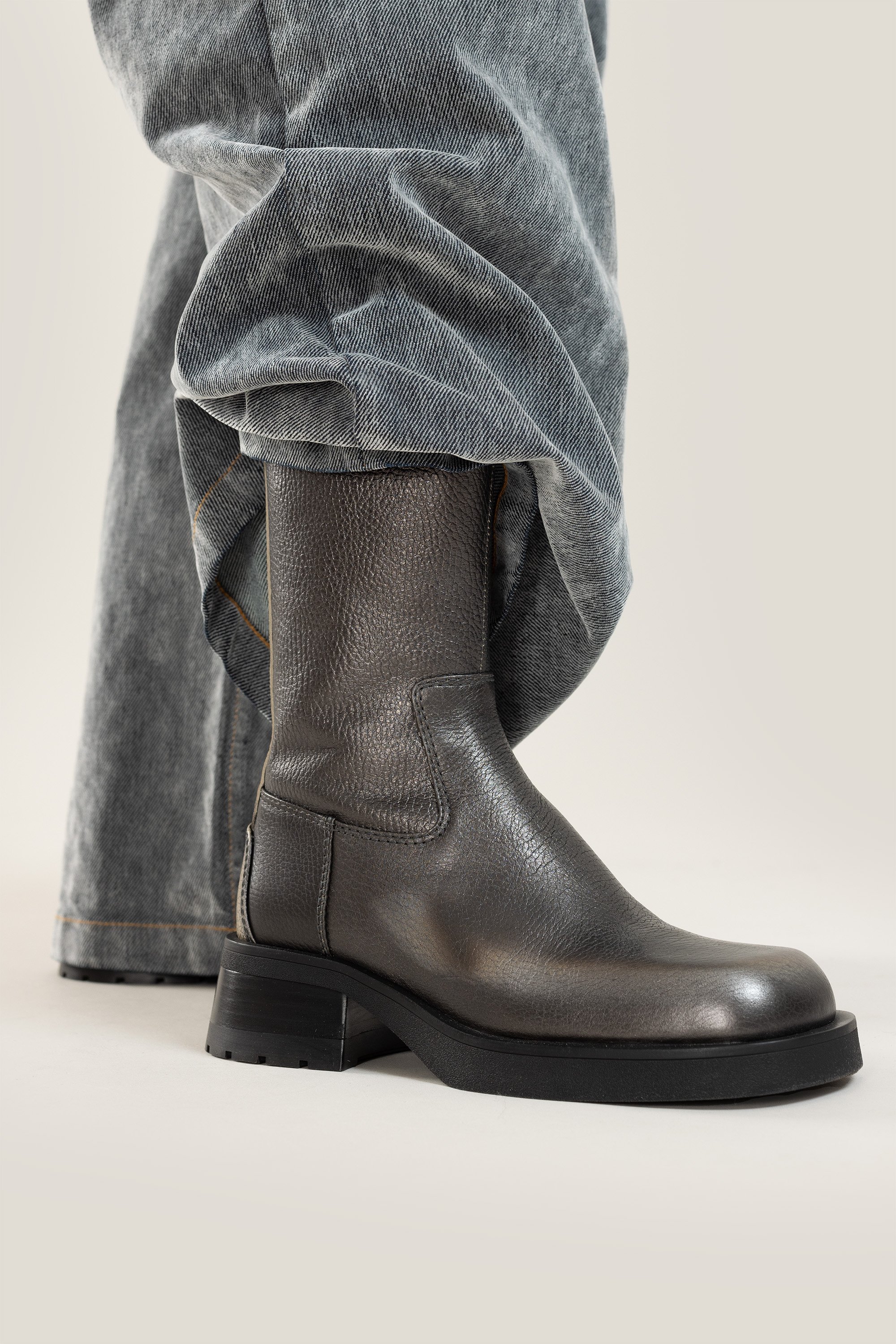 Yolanda Boots Brushed Silver