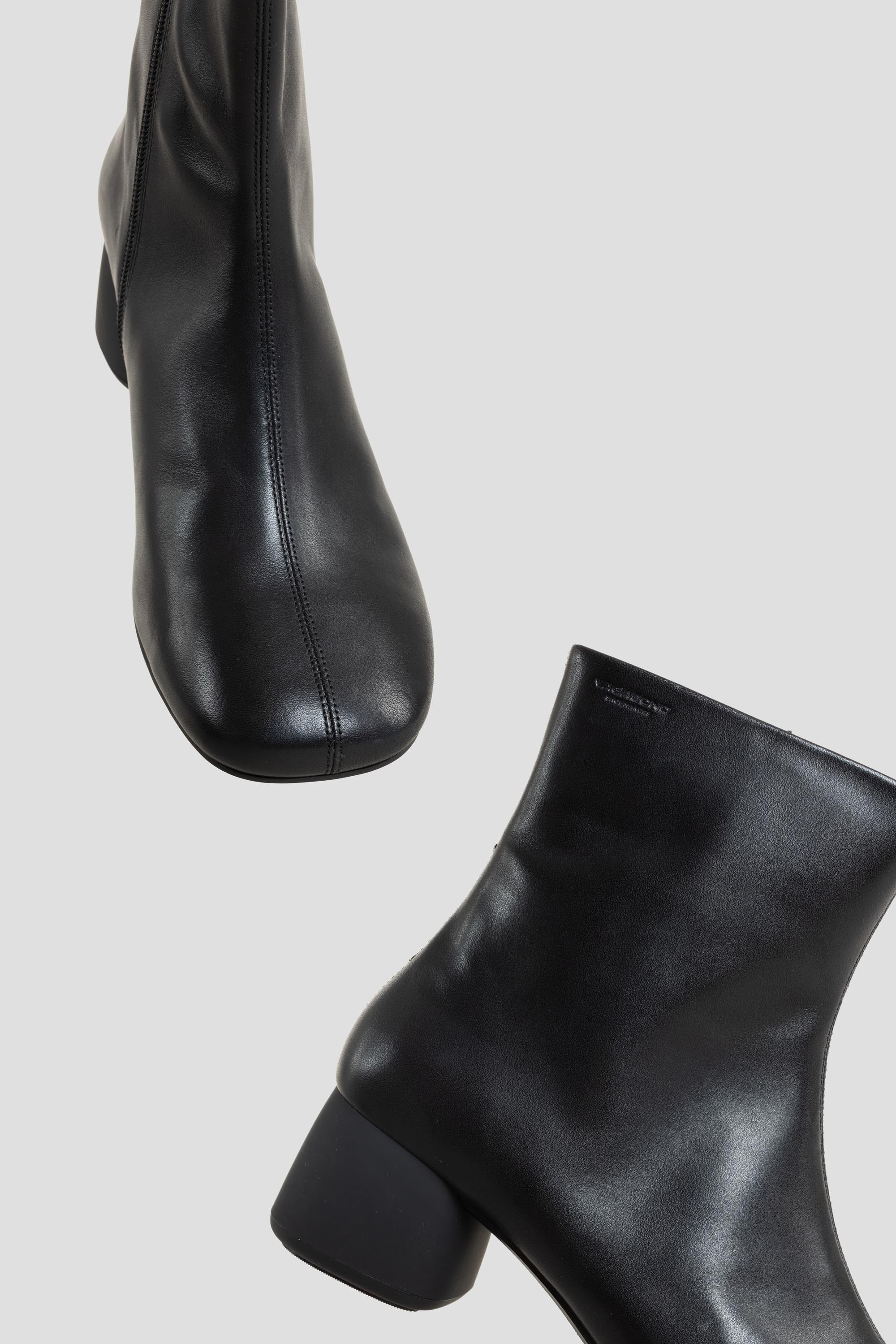 Vagabond Boots Black