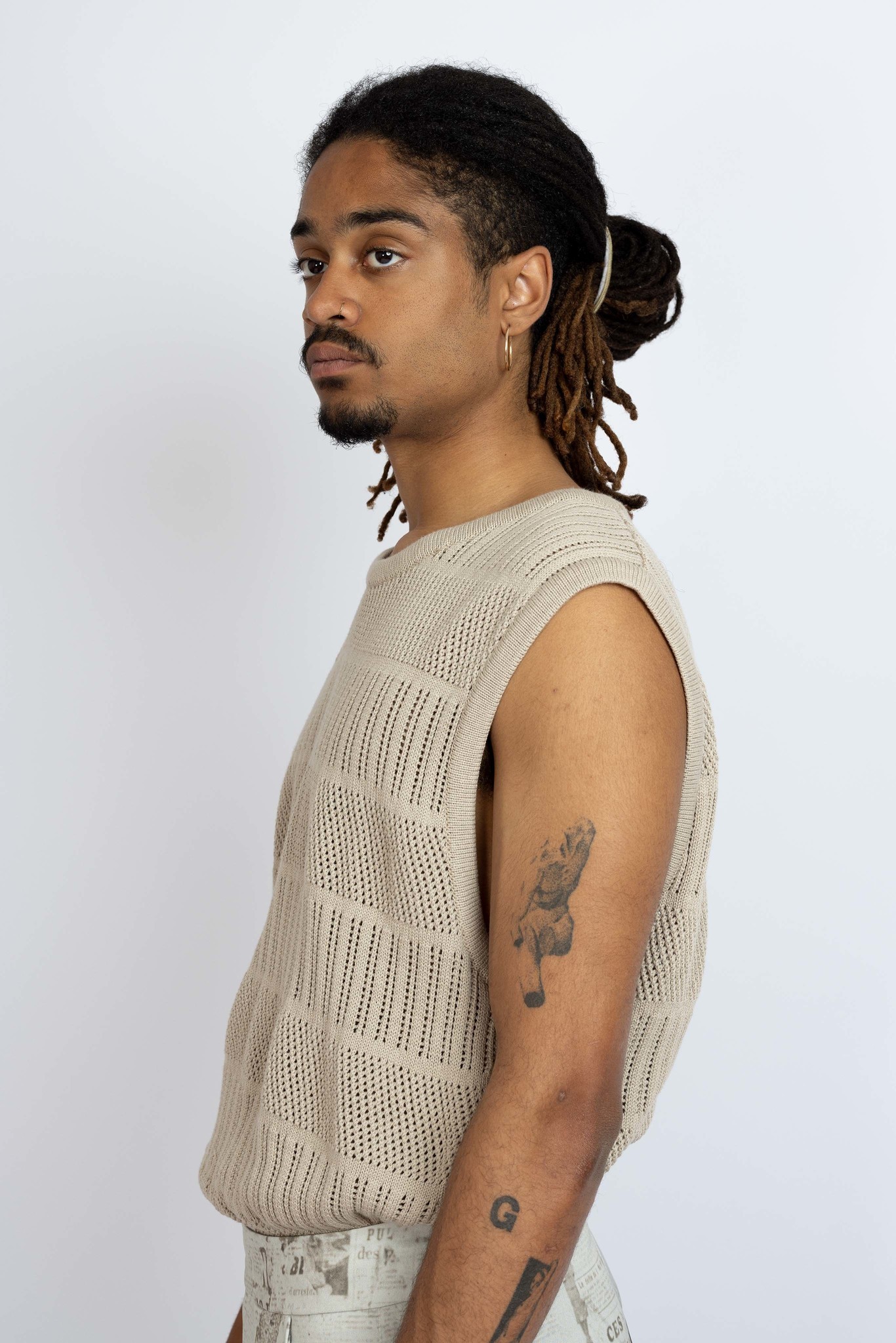 Typo Knit Vest Taupe