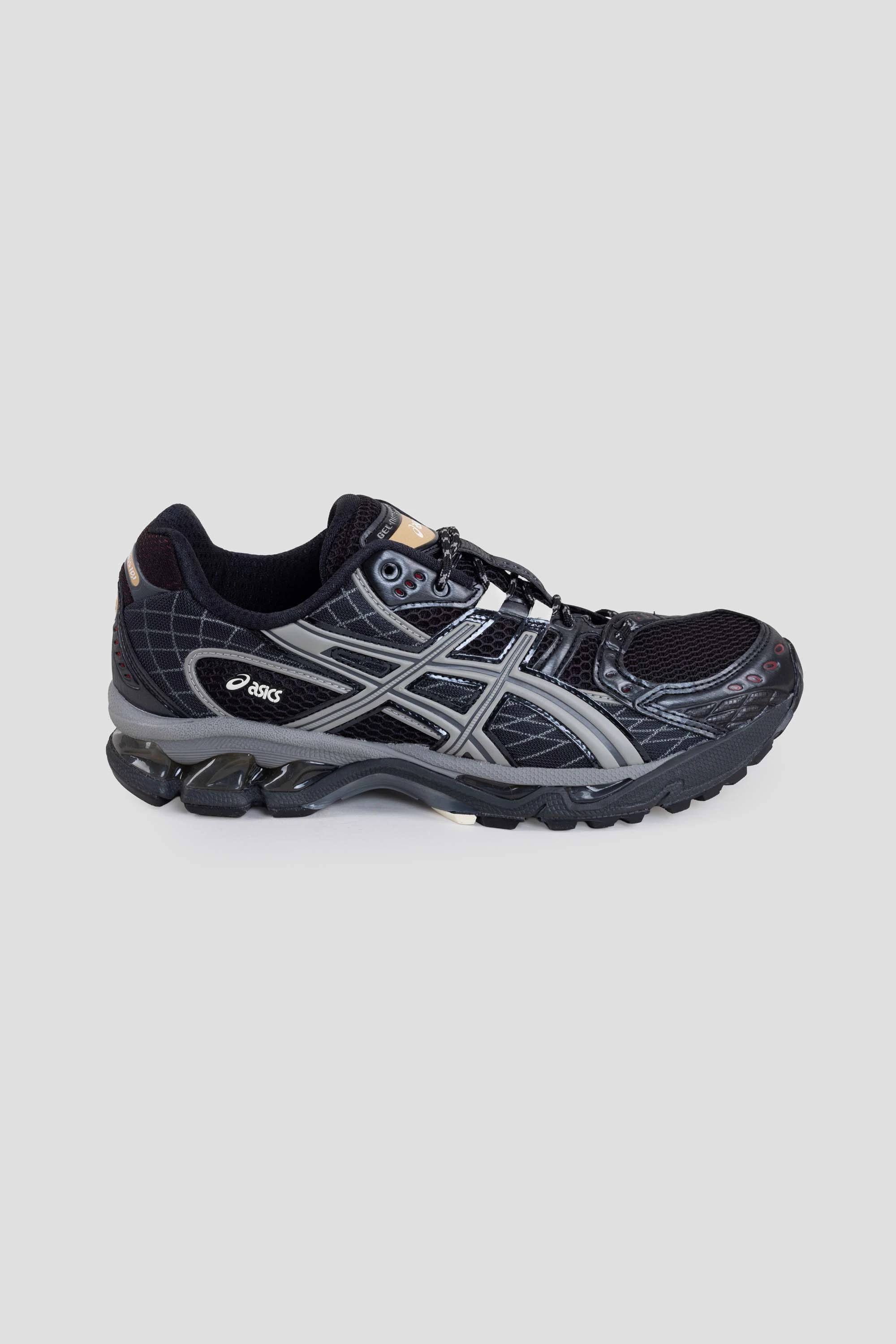 Gel-Nimbus 10.1 Black/Clay Grey