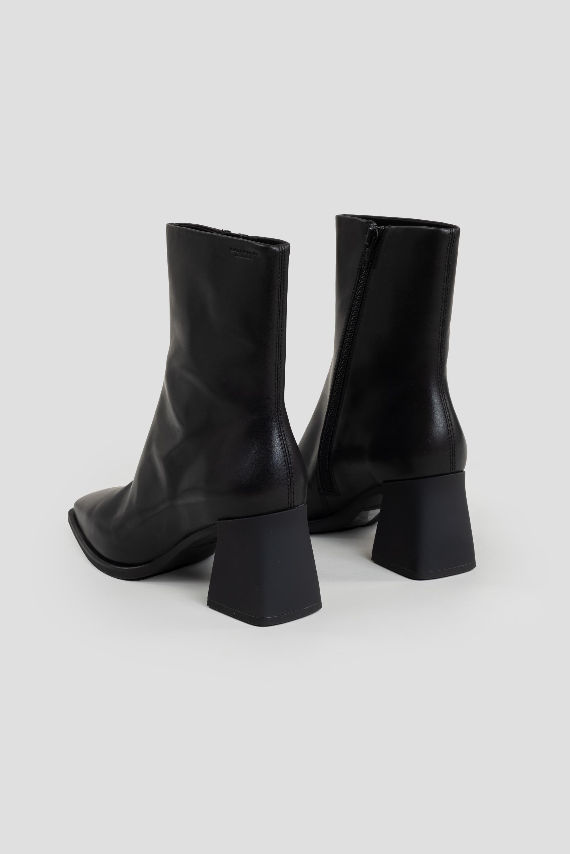 Hedda Boots Black