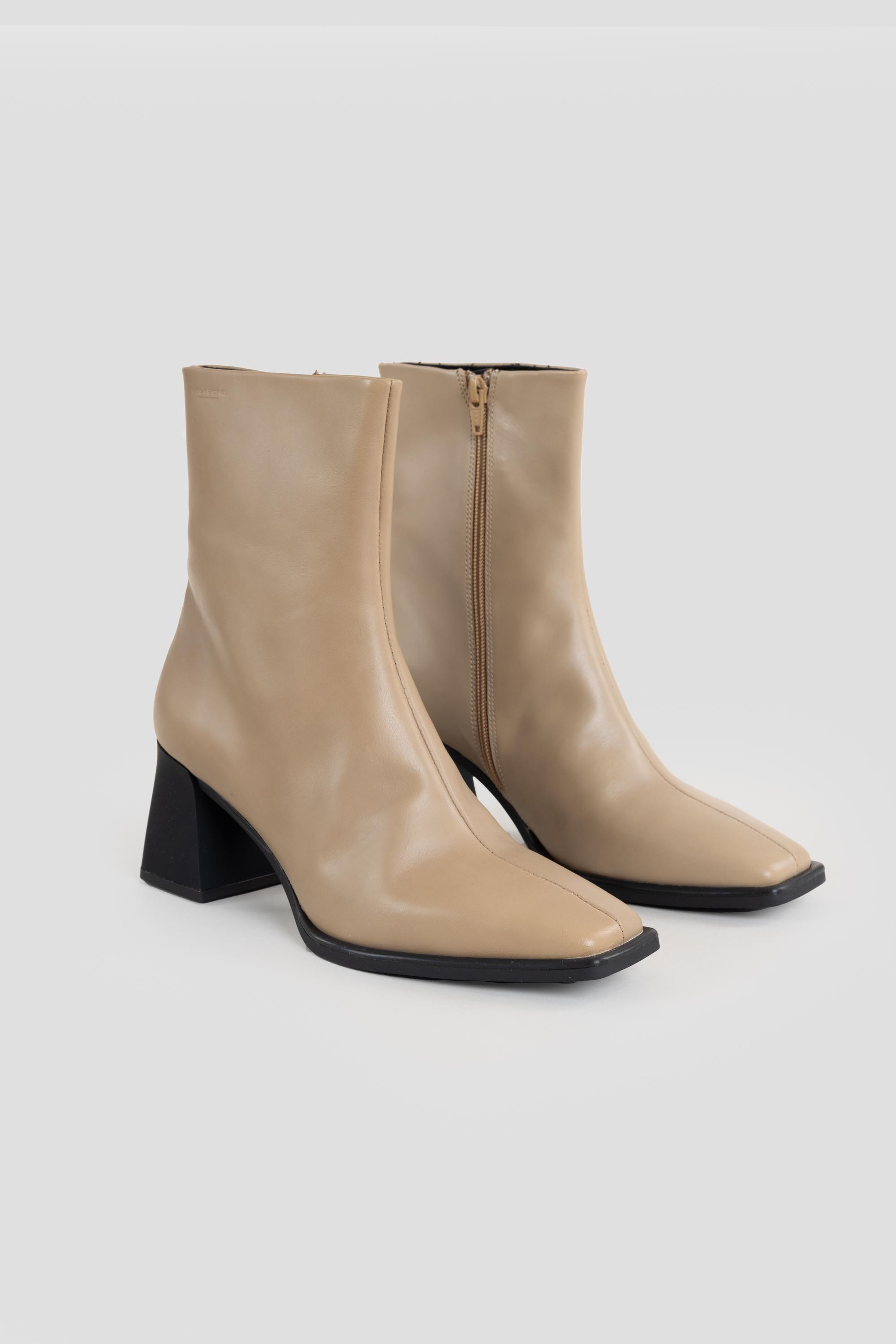 Hedda Boots Taupe