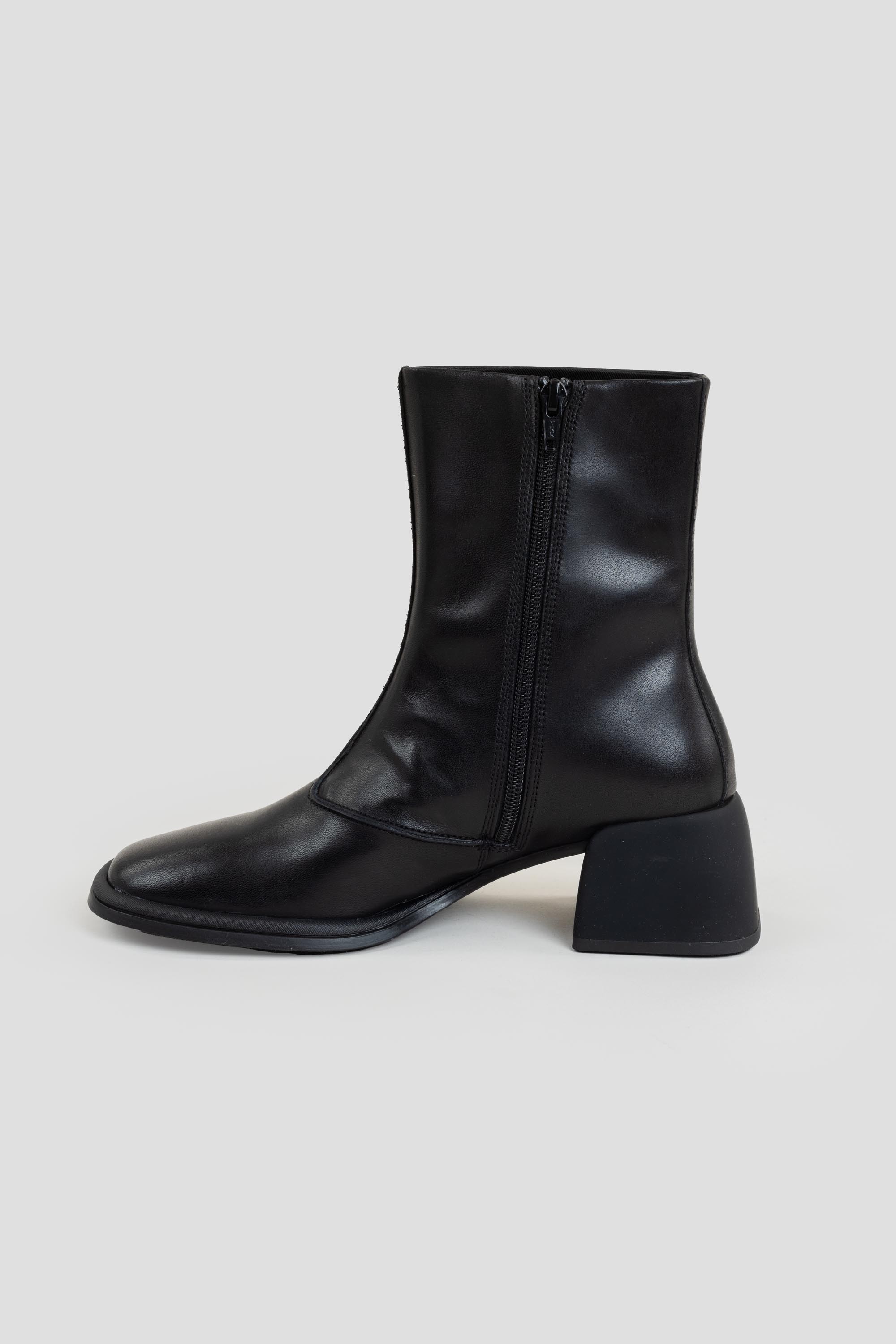 Ansie Boots Black