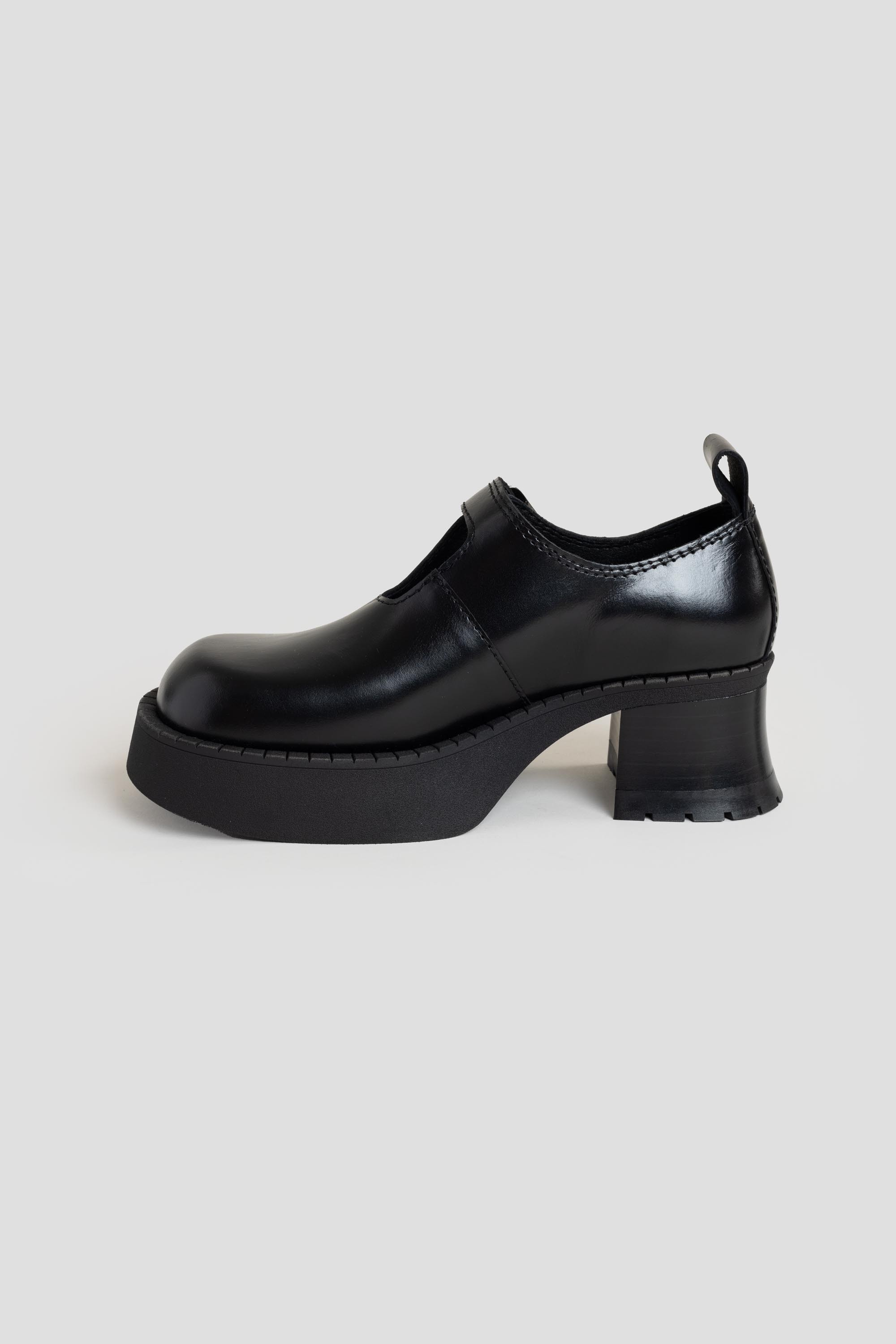 Birgit Brogues Black