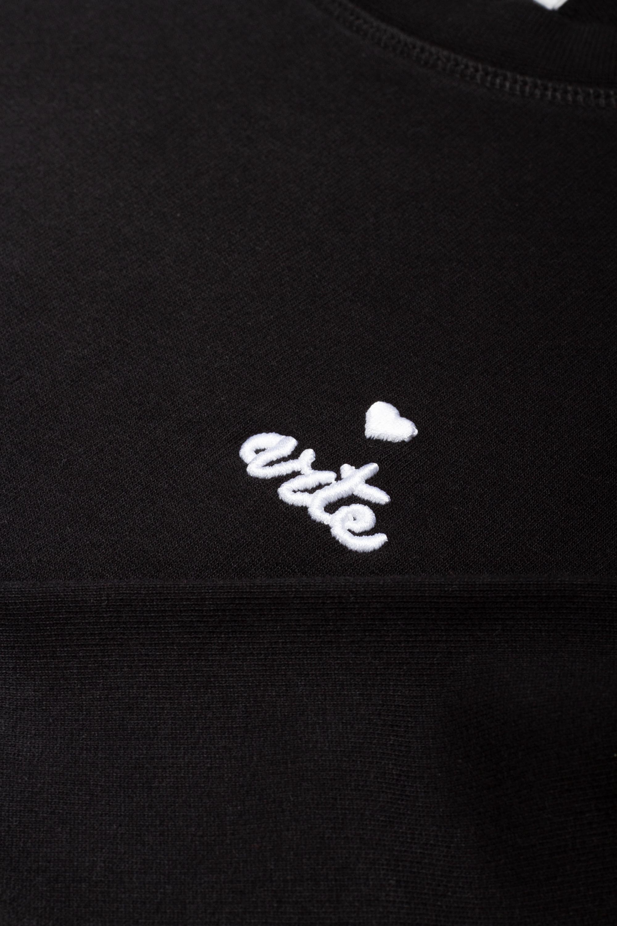 Heart Crewneck Black