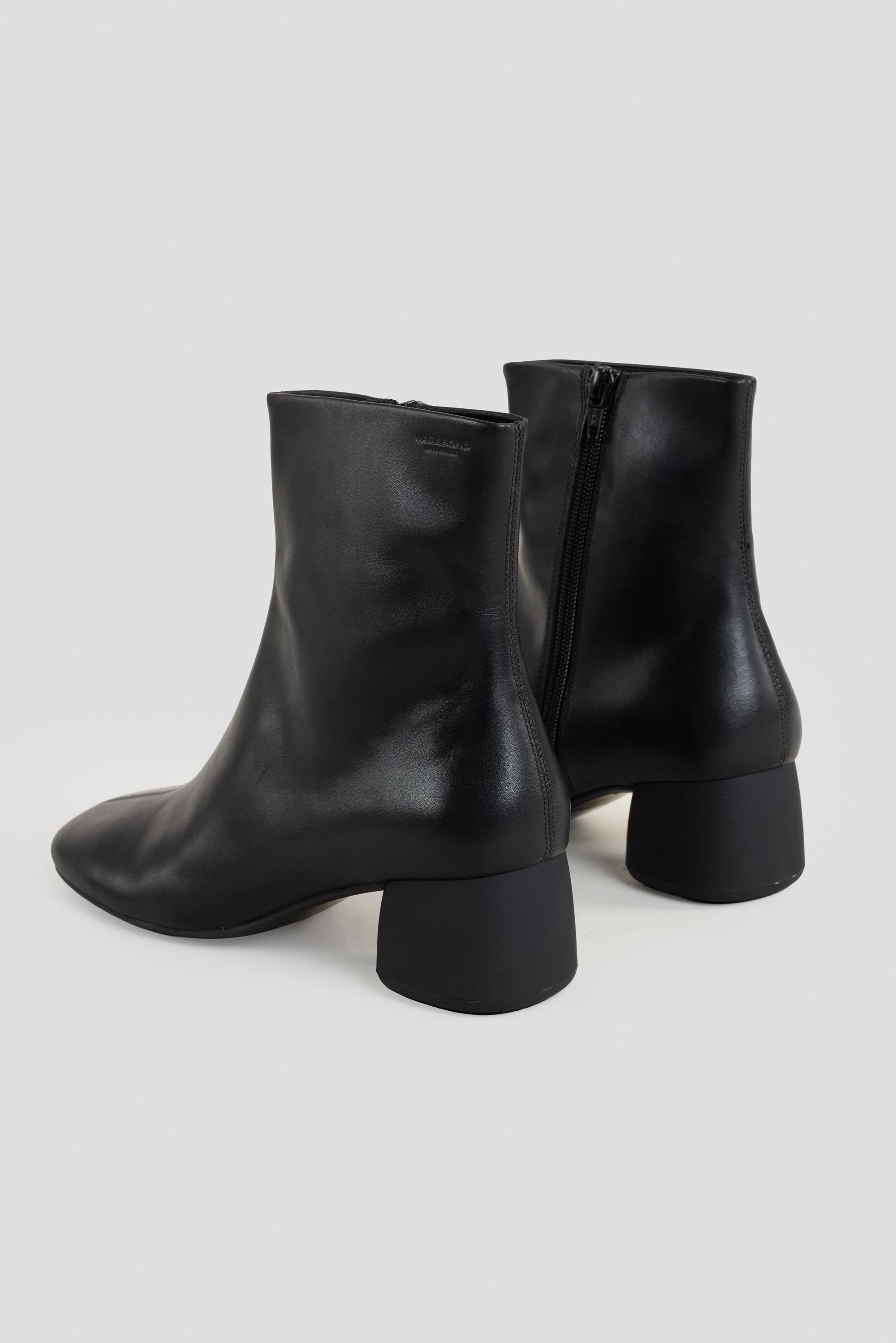 Vagabond Boots Black