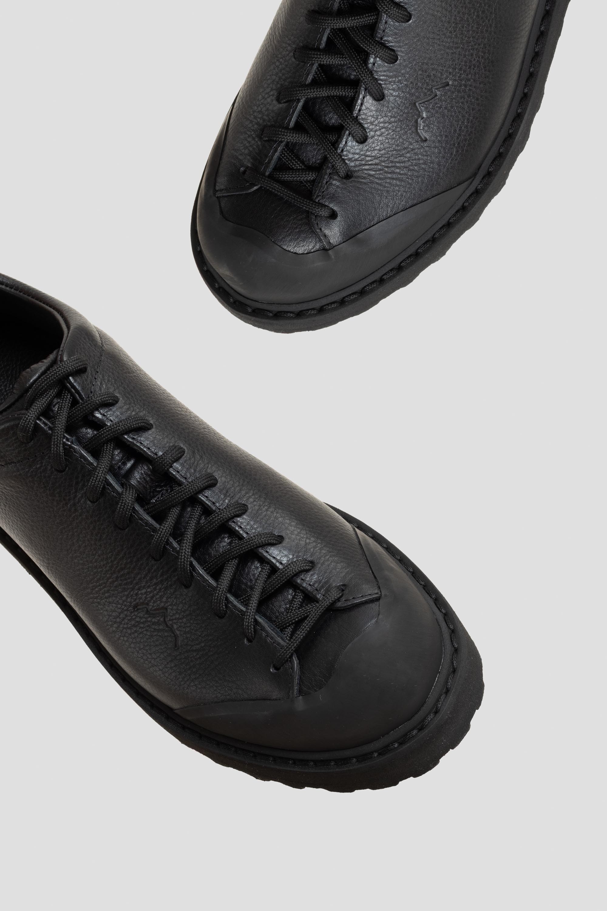 Ampezzo Leather Black