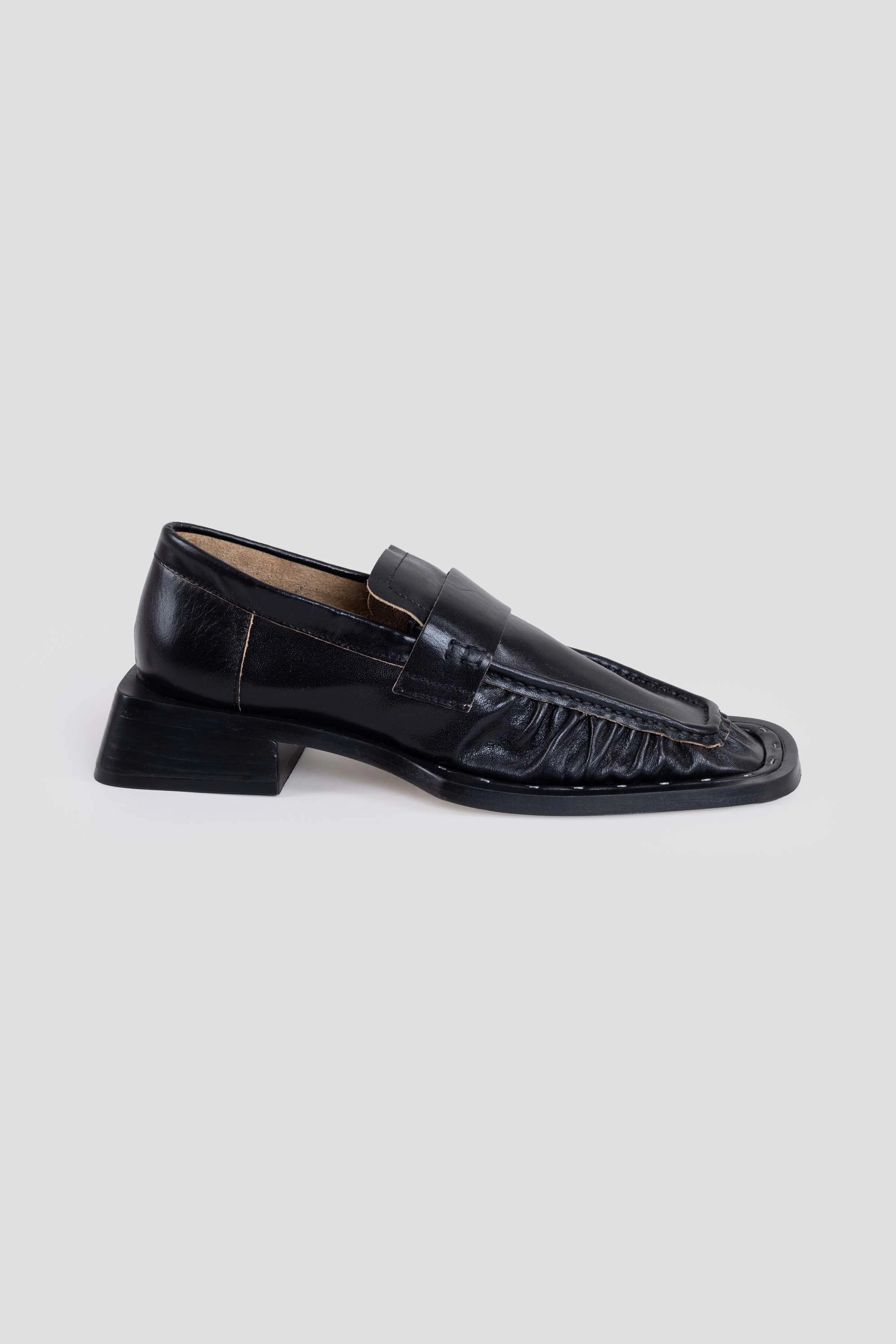 Airi Loafers Black