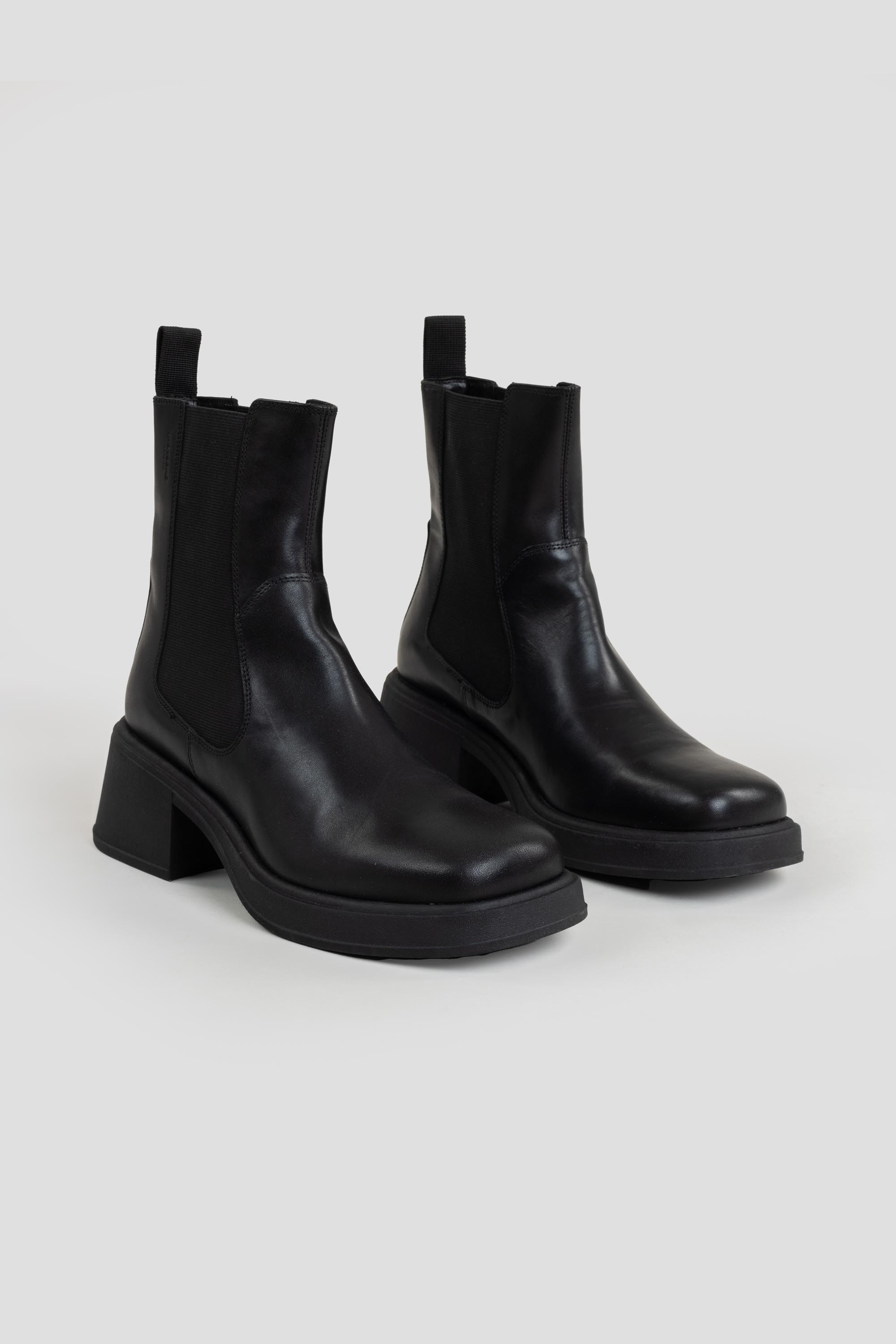 Dorah Chelsea Boots Black