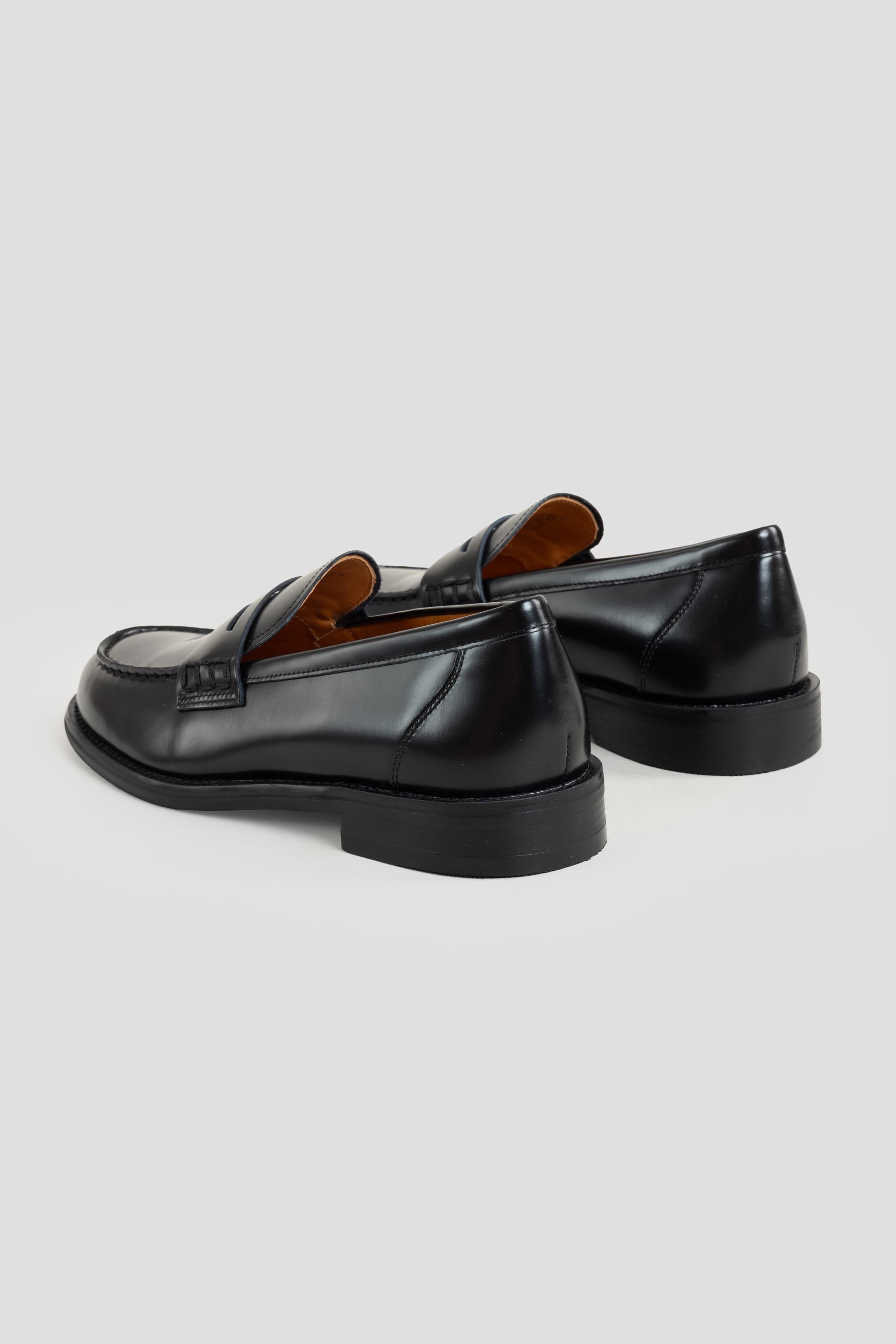 Linn Loafers Black