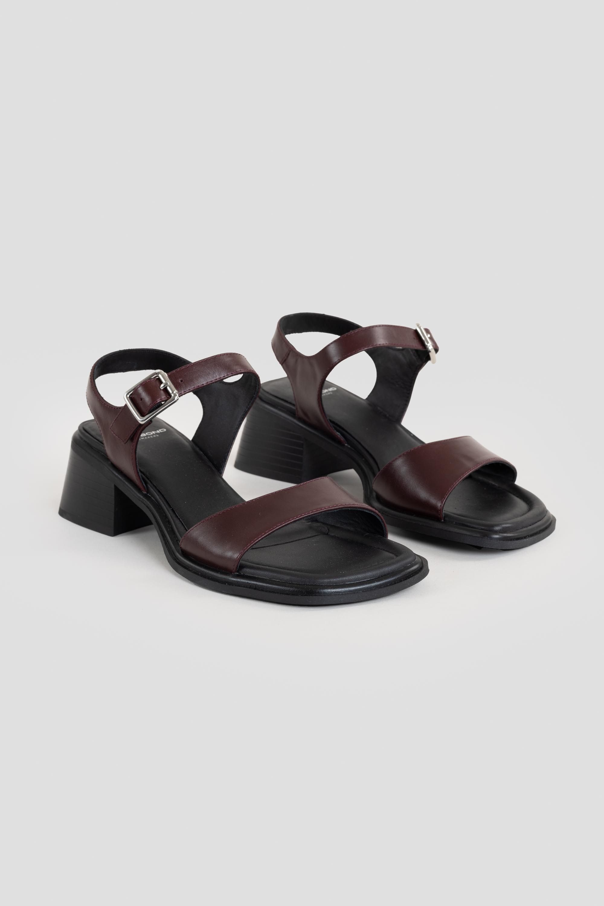 Ines Sandals Cherry