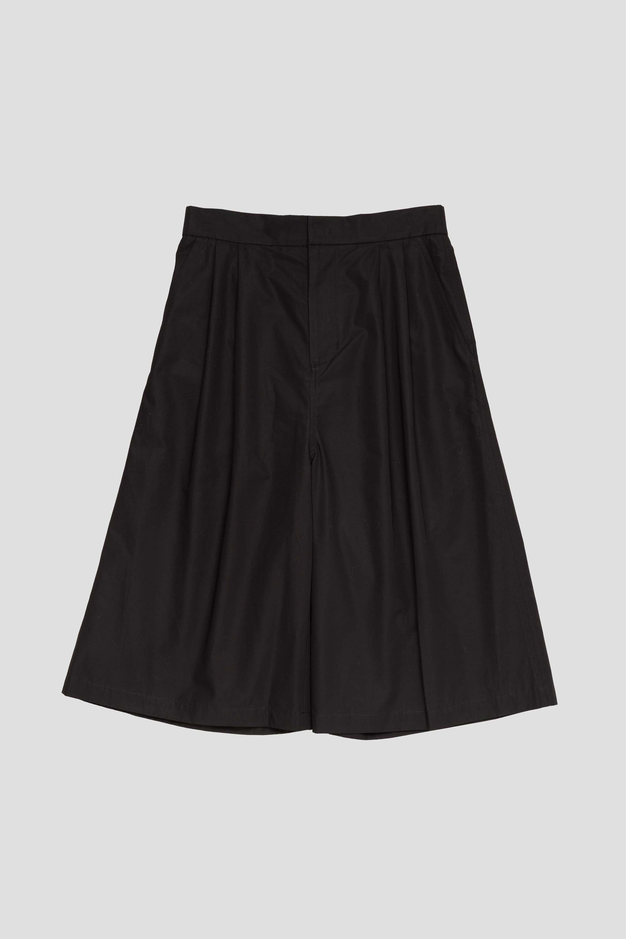 Two Tuck Wide Shorts Black