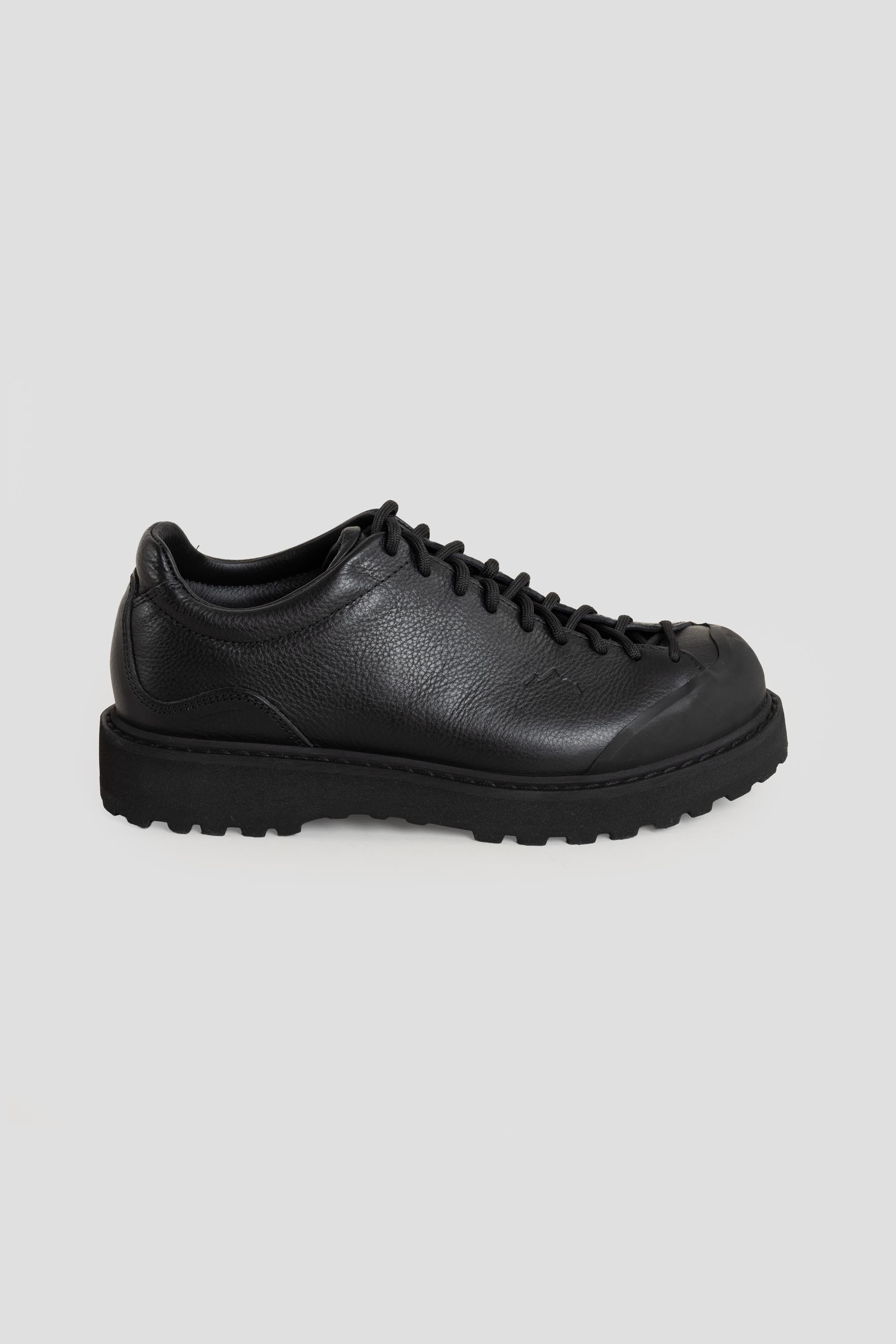 Ampezzo Leather Black
