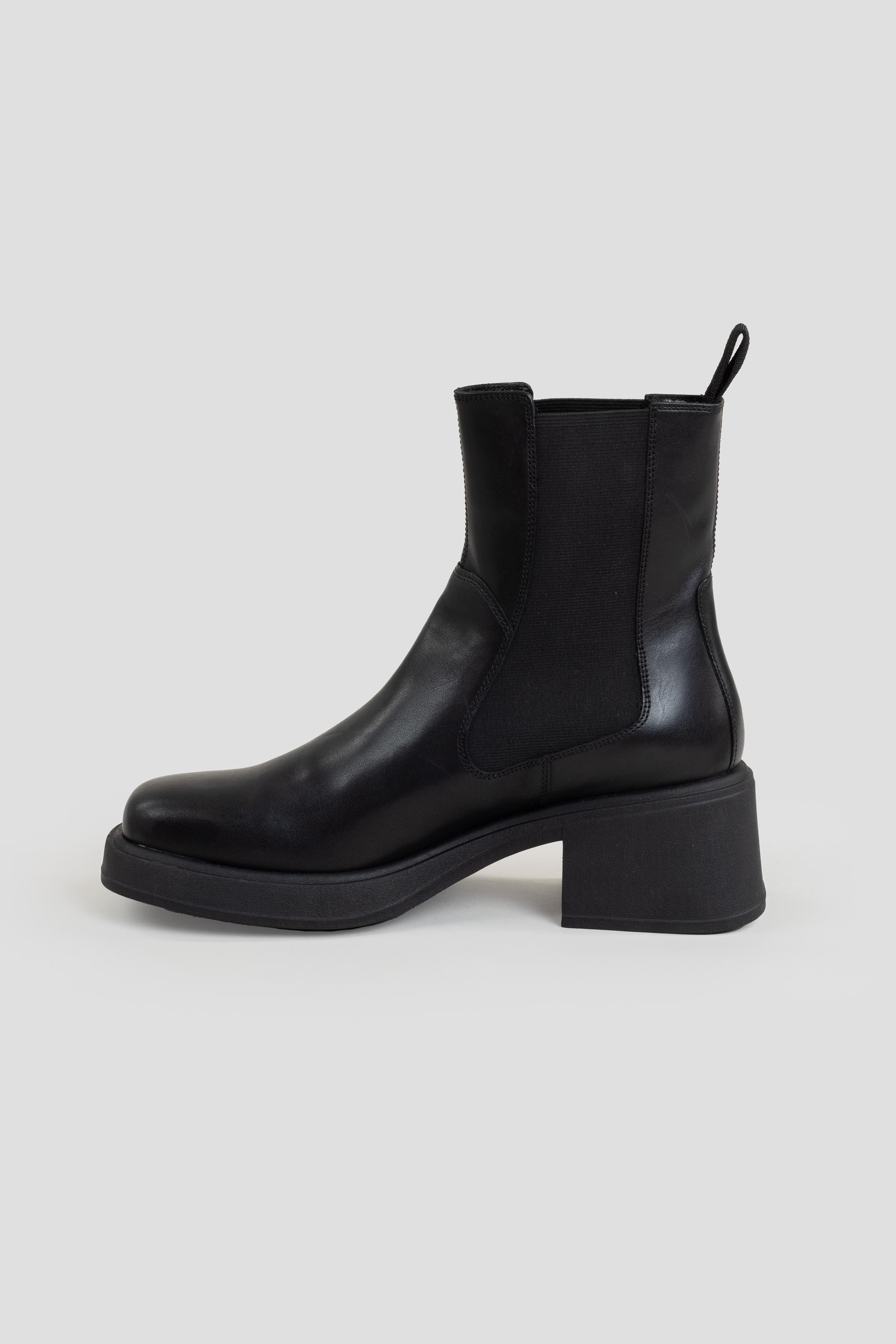 Dorah Chelsea Boots Black