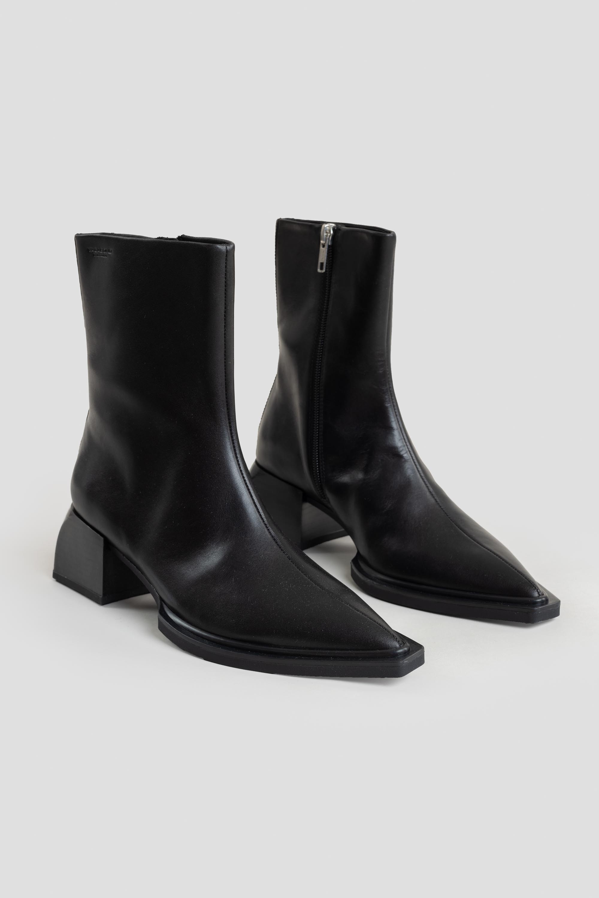 Vivian Boots Black