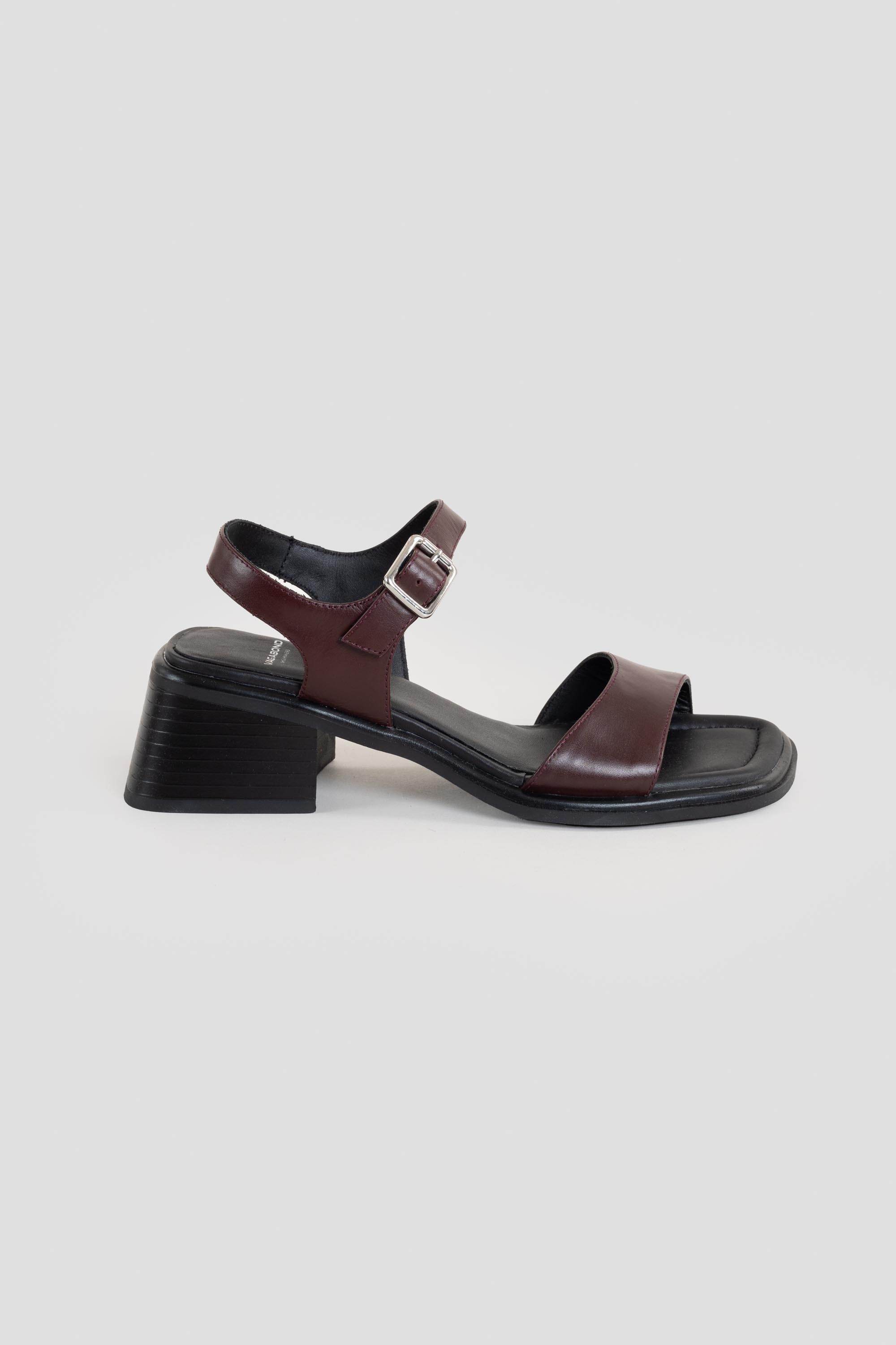 Ines Sandals Cherry