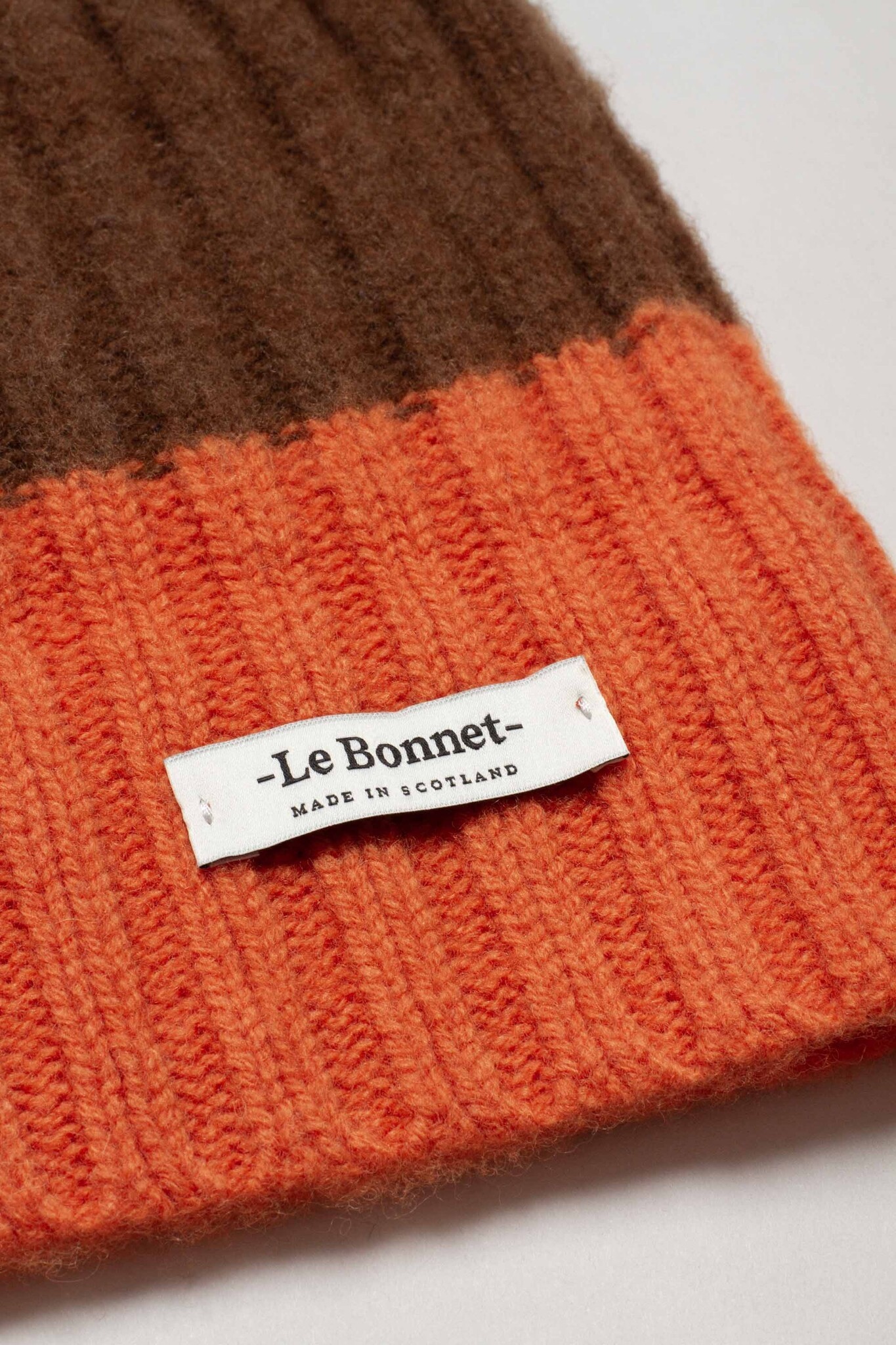 Beanie Two-Tone Apple