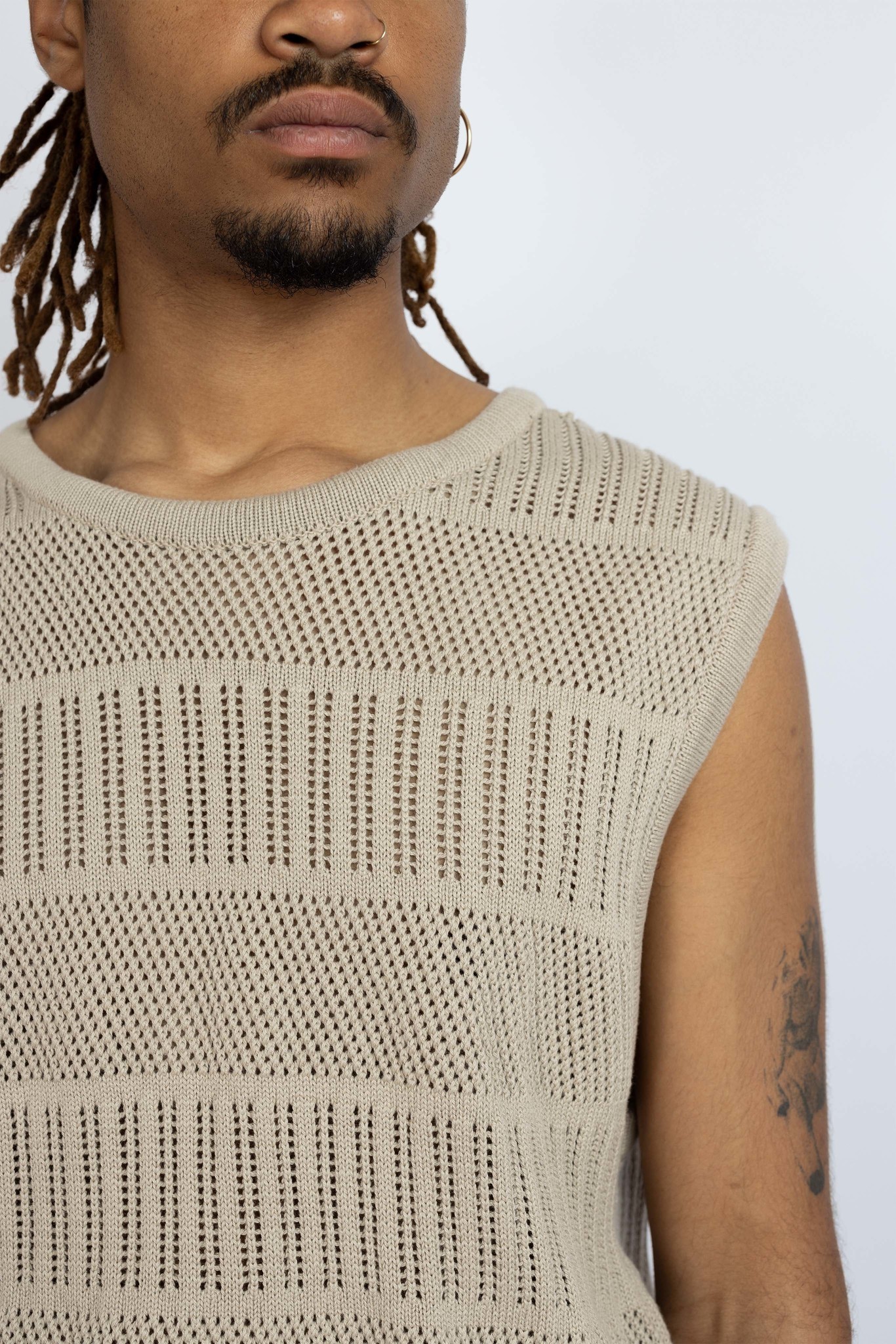 Typo Knit Vest Taupe