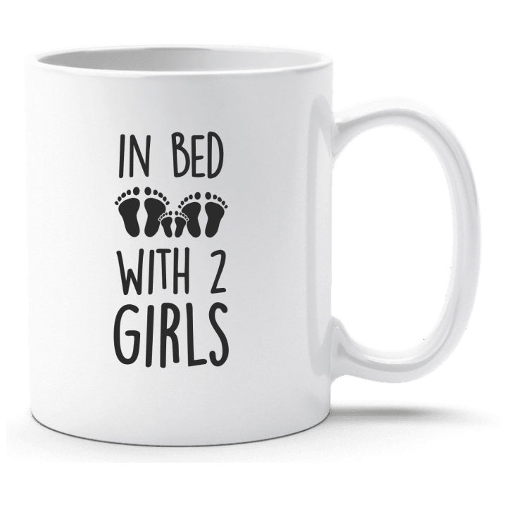 In Bed With Two Girls Feet Tasse 0 image