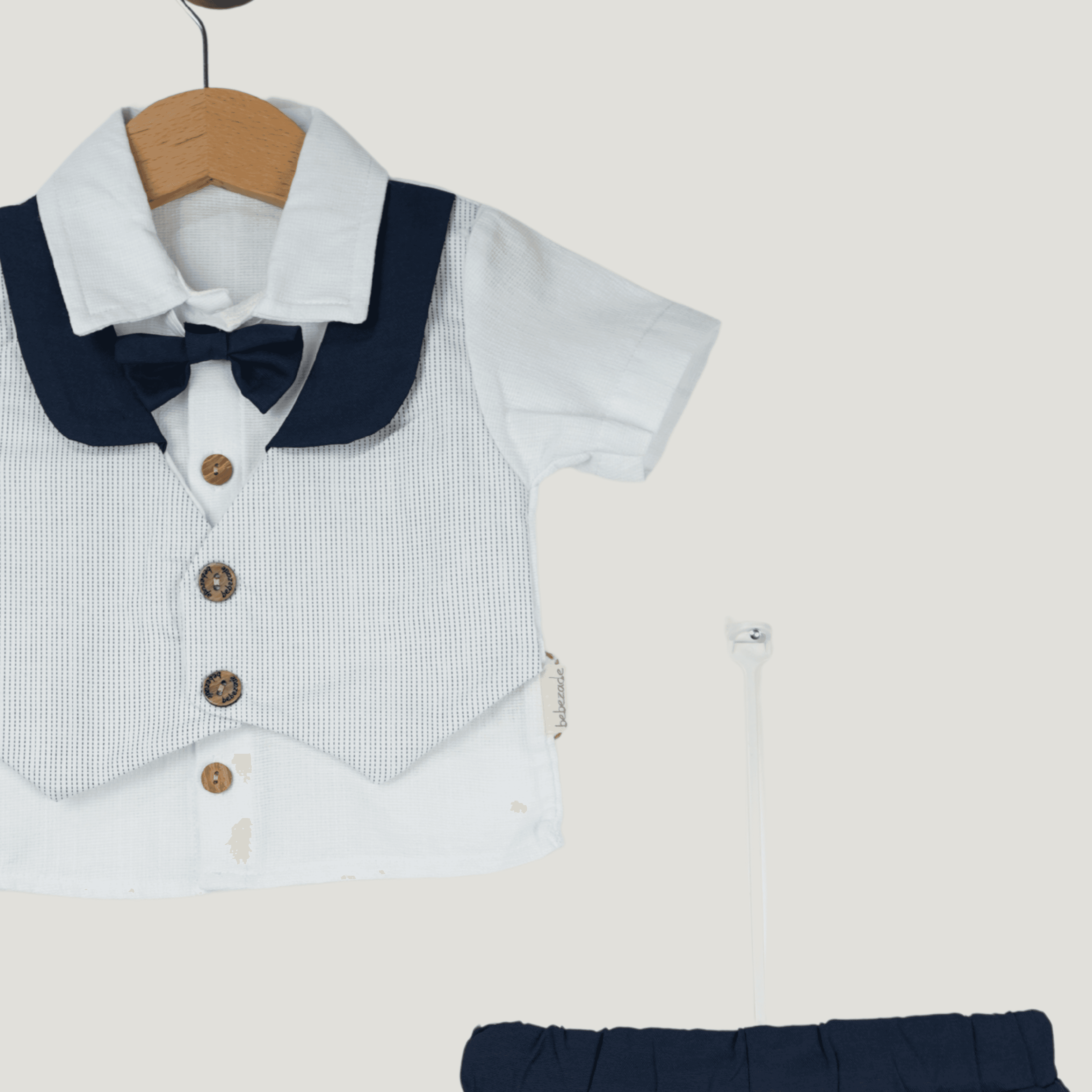 Baby Set – Hemd mit Fliege & Shorts – Festlich & Stilvoll