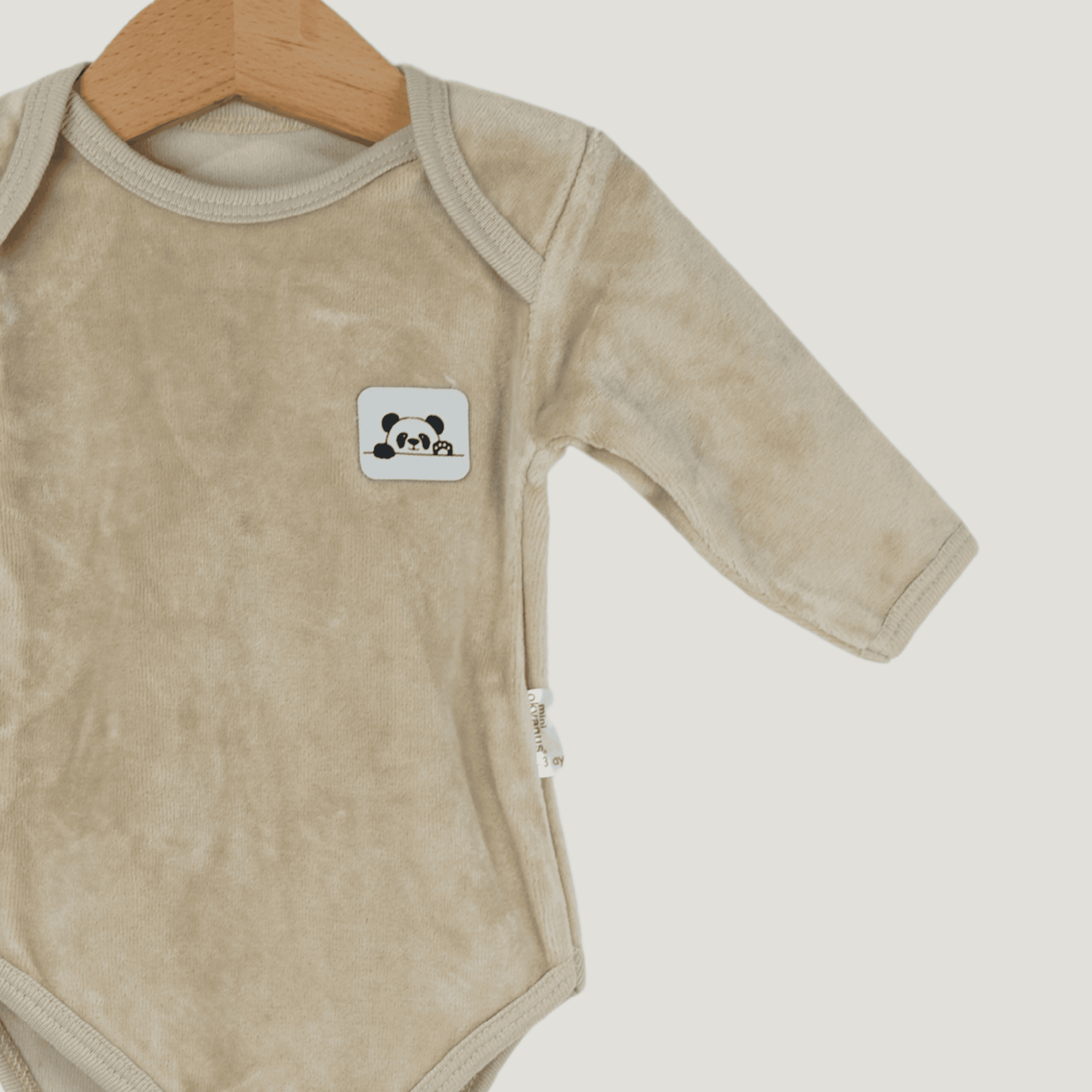 Baby Langarm-Body – Panda Patch – Beige – Velours