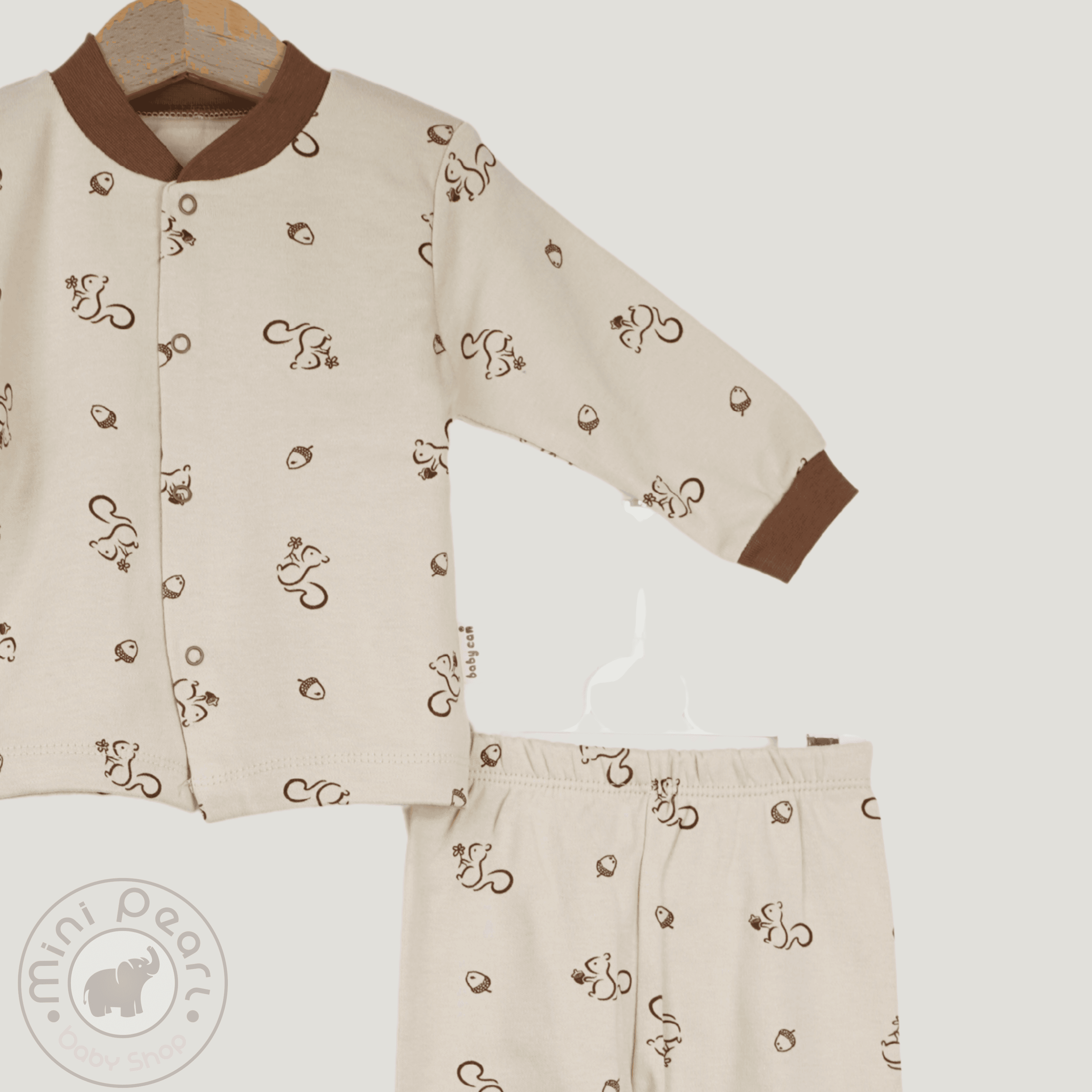 Baby Schlafanzug Set – Beige mit Tiermotiven – Zweiteilig