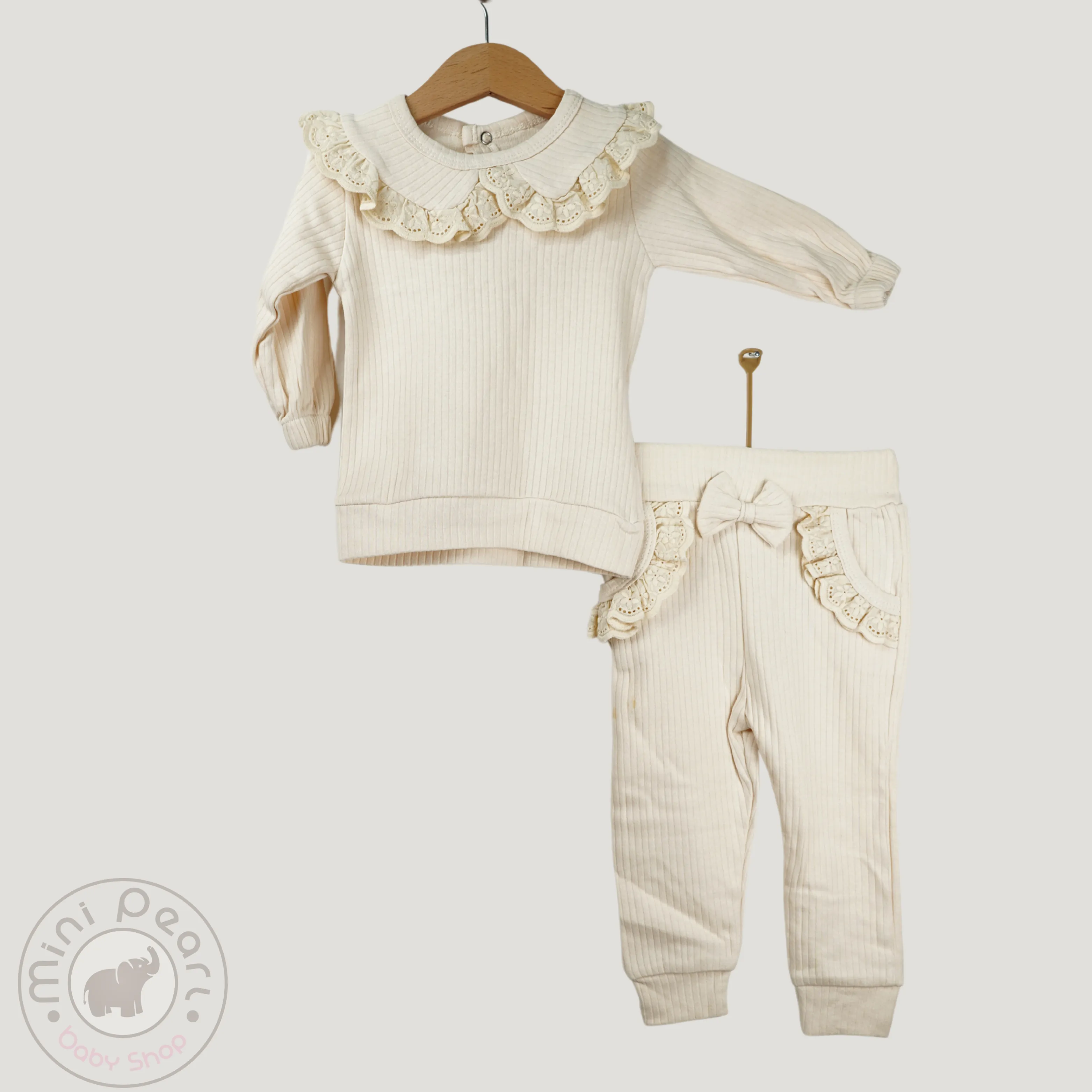 2-teiliges Babyset mit Spitzenkragen und Schleifen-Details