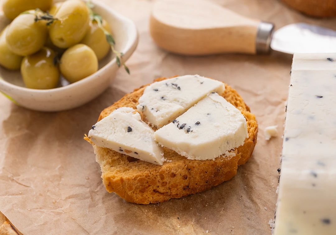 Çörek Otlu Sepet Peyniri