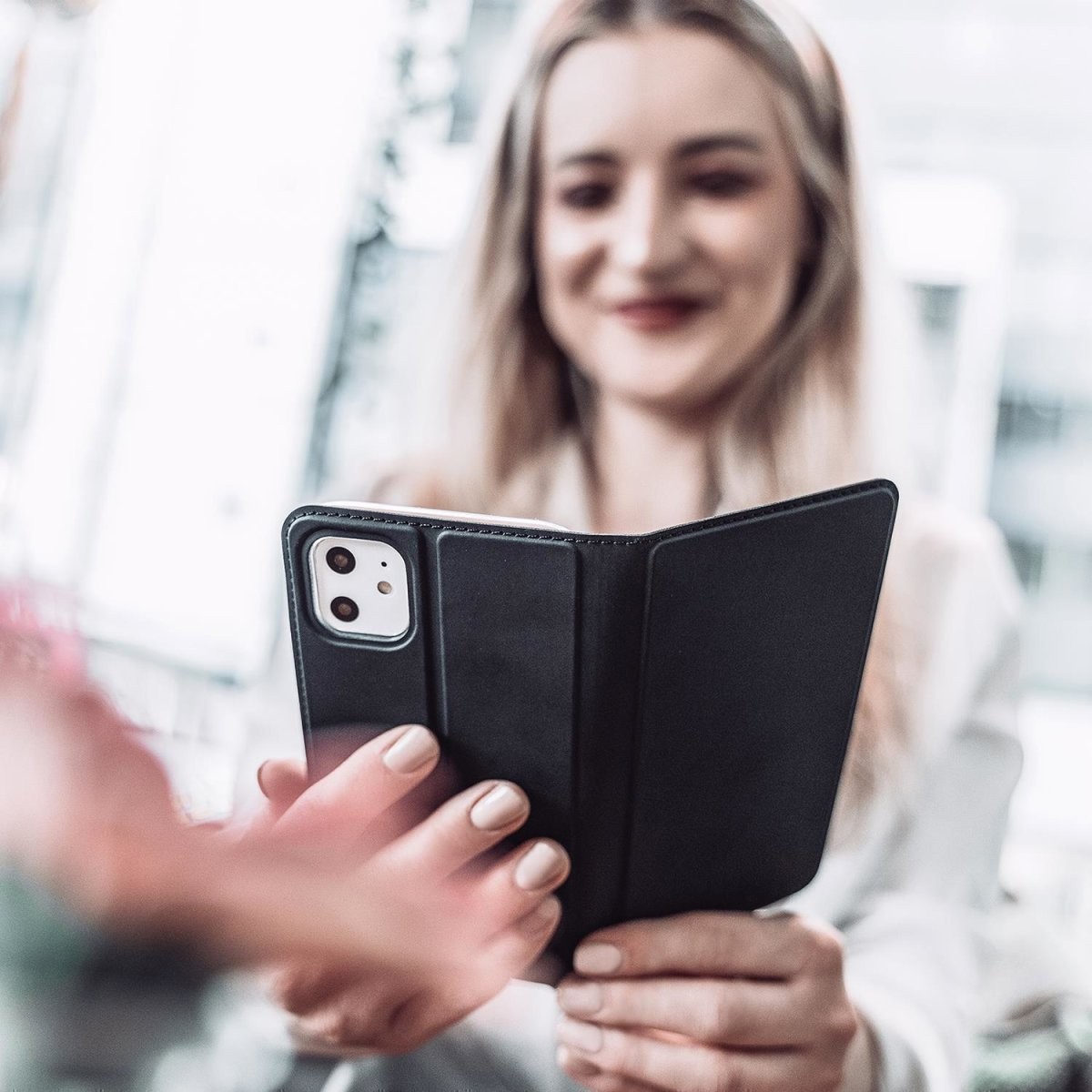  Flip Case Urban Lite für Apple iPhone 15 Plus