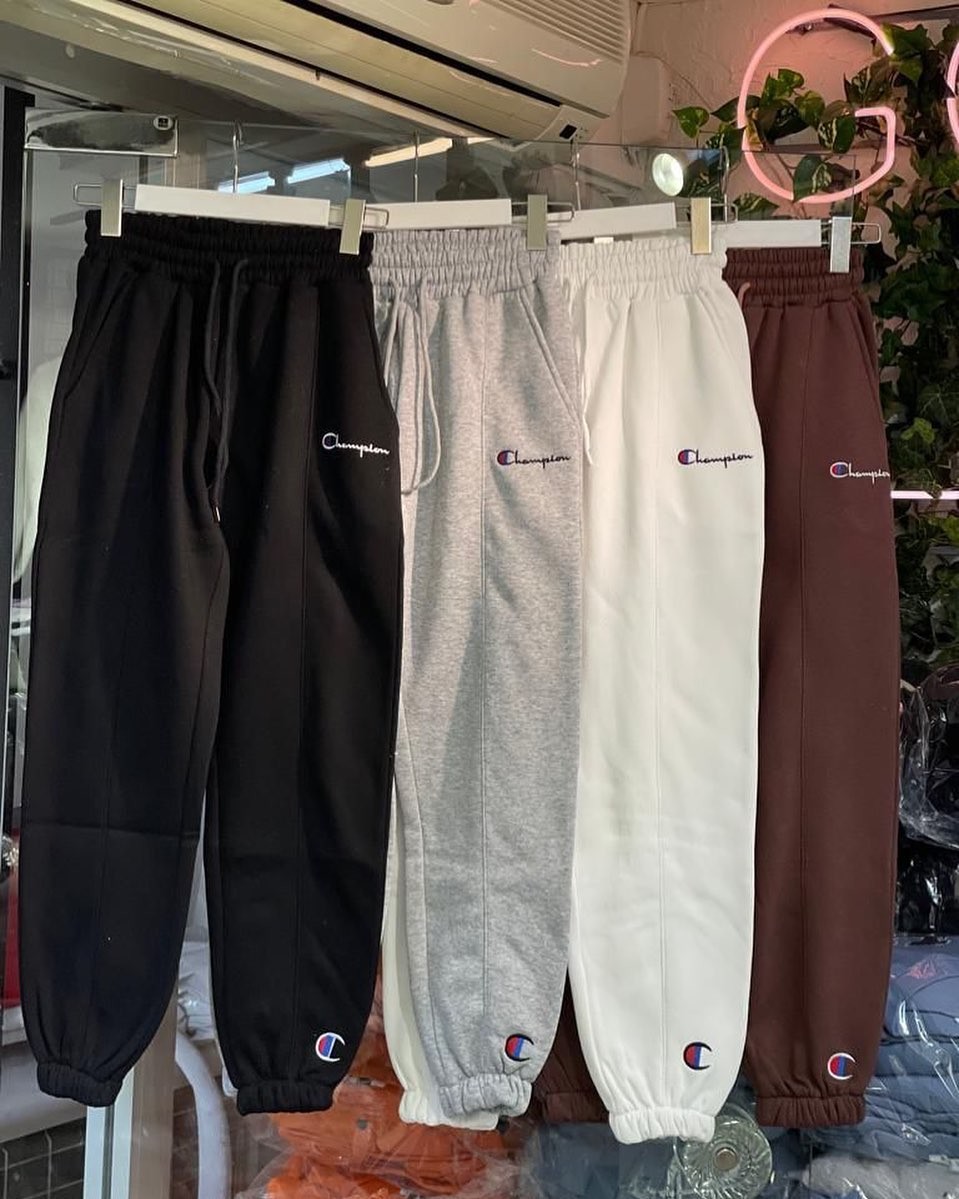 Champion Pantaloni %100 Bumbac + 2 Perechi Nike Sosete Cadou