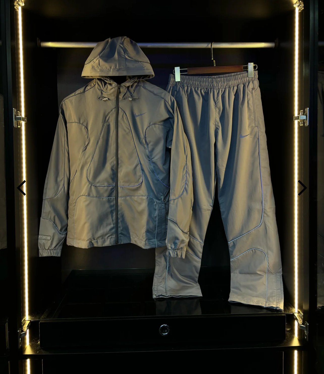 Nike Geacă și Pantaloni Impermeabili și Rezistenți la Vânt